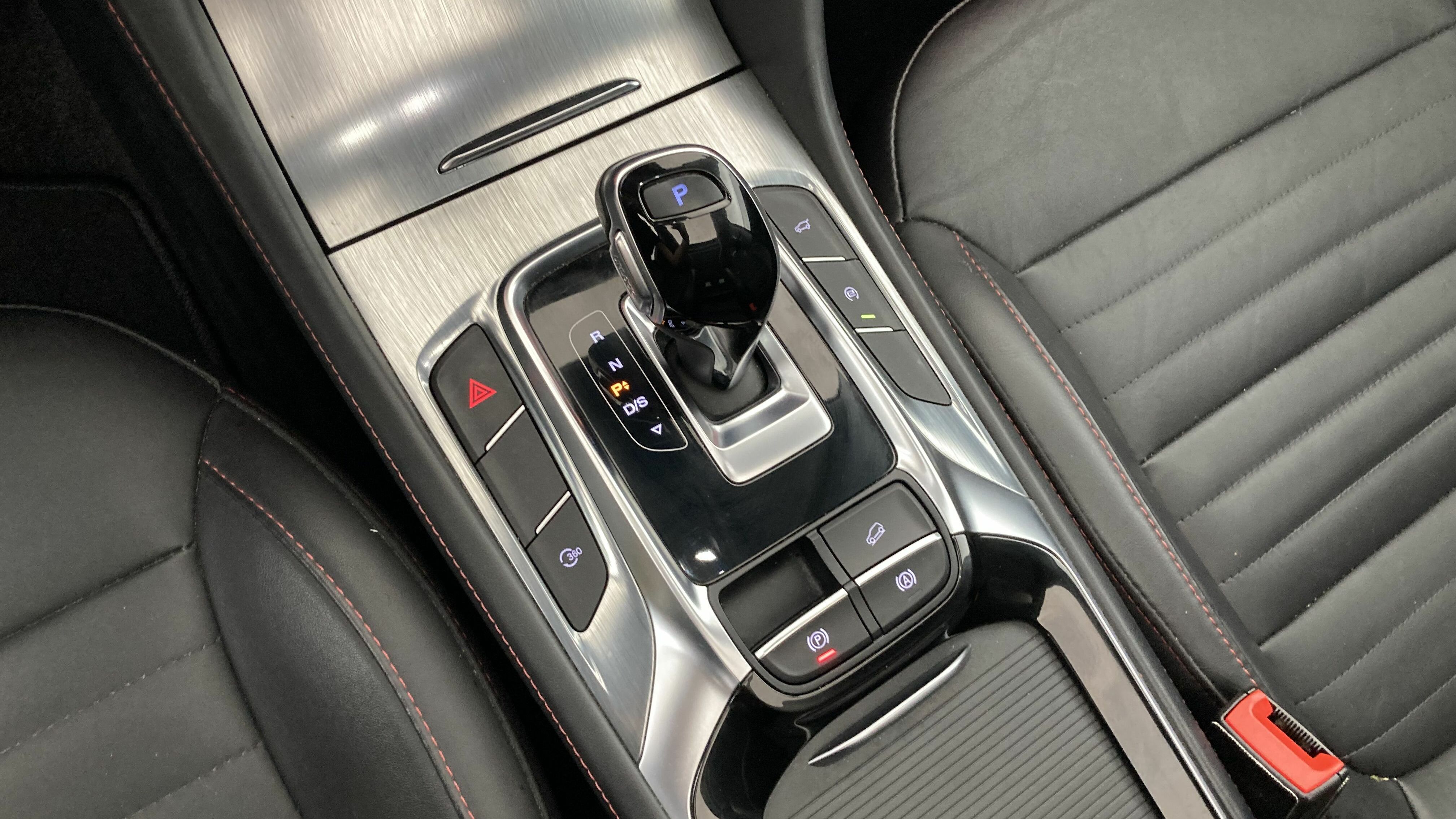 mg hs luxury 1.5 T-GDI 162 AT 2023 pebble black - pbc 20