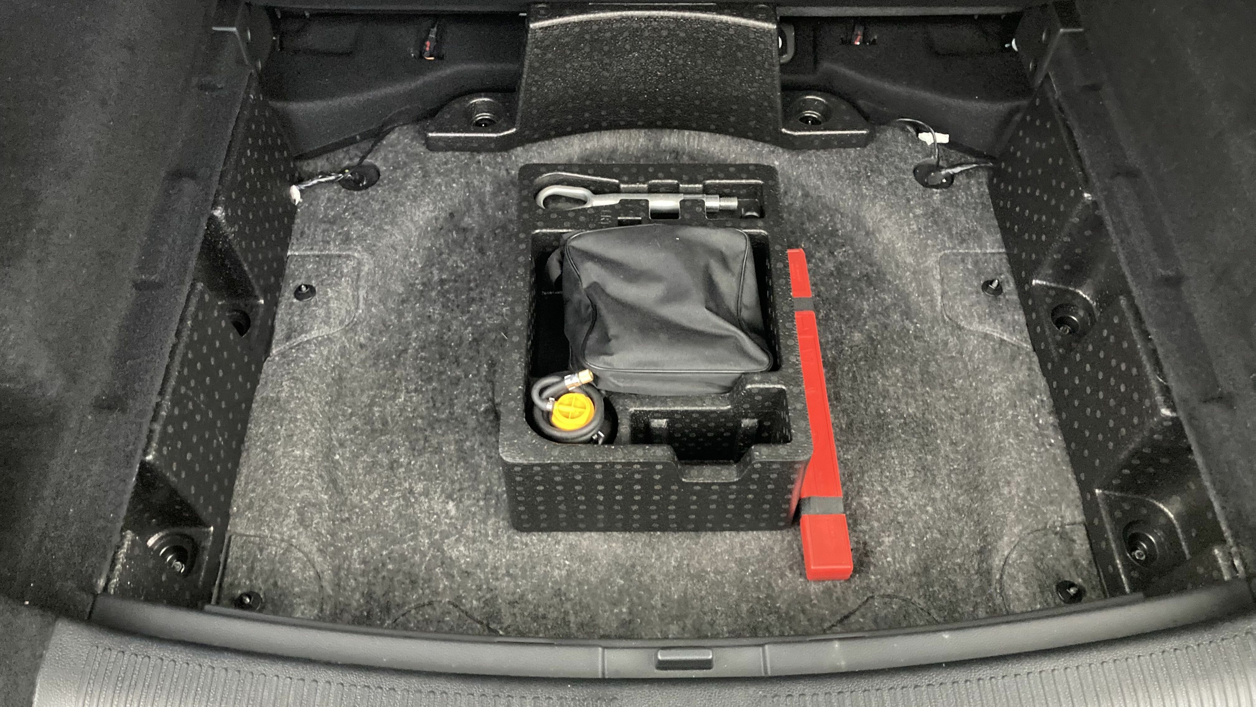 mg hs luxury 1.5 T-GDI 162 AT 2023 pebble black - pbc 23