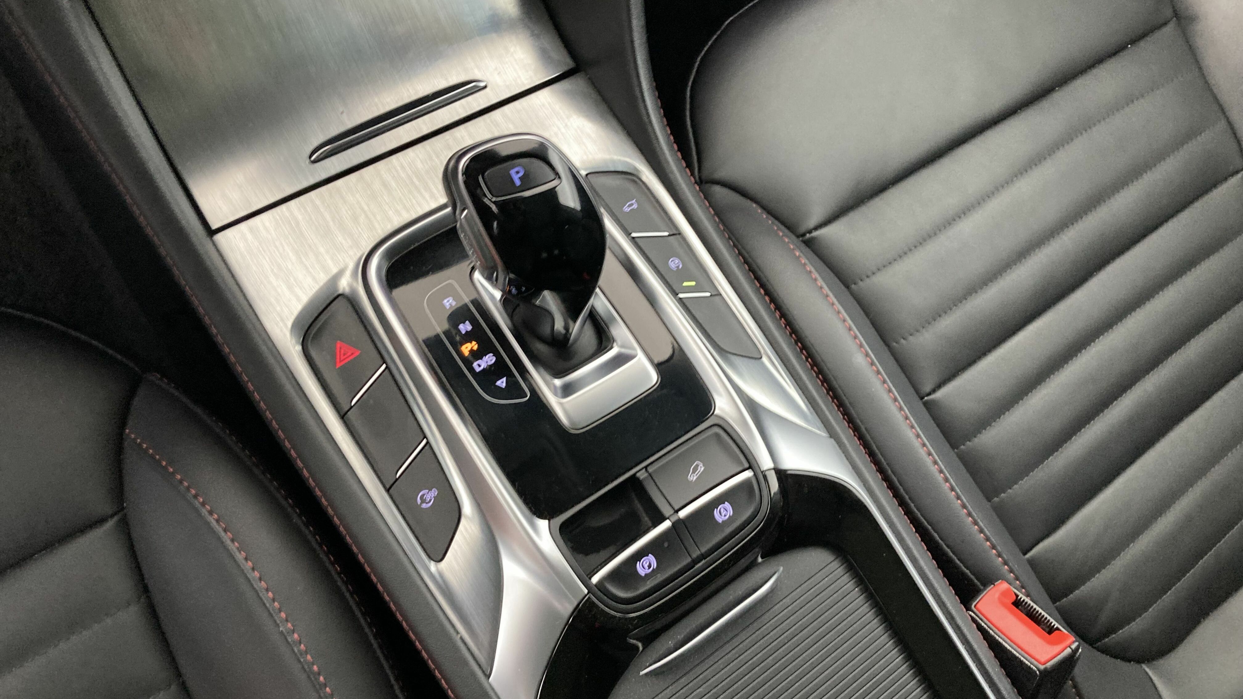 mg hs luxury 1.5 T-GDI 162 AT 2024 pebble black 20