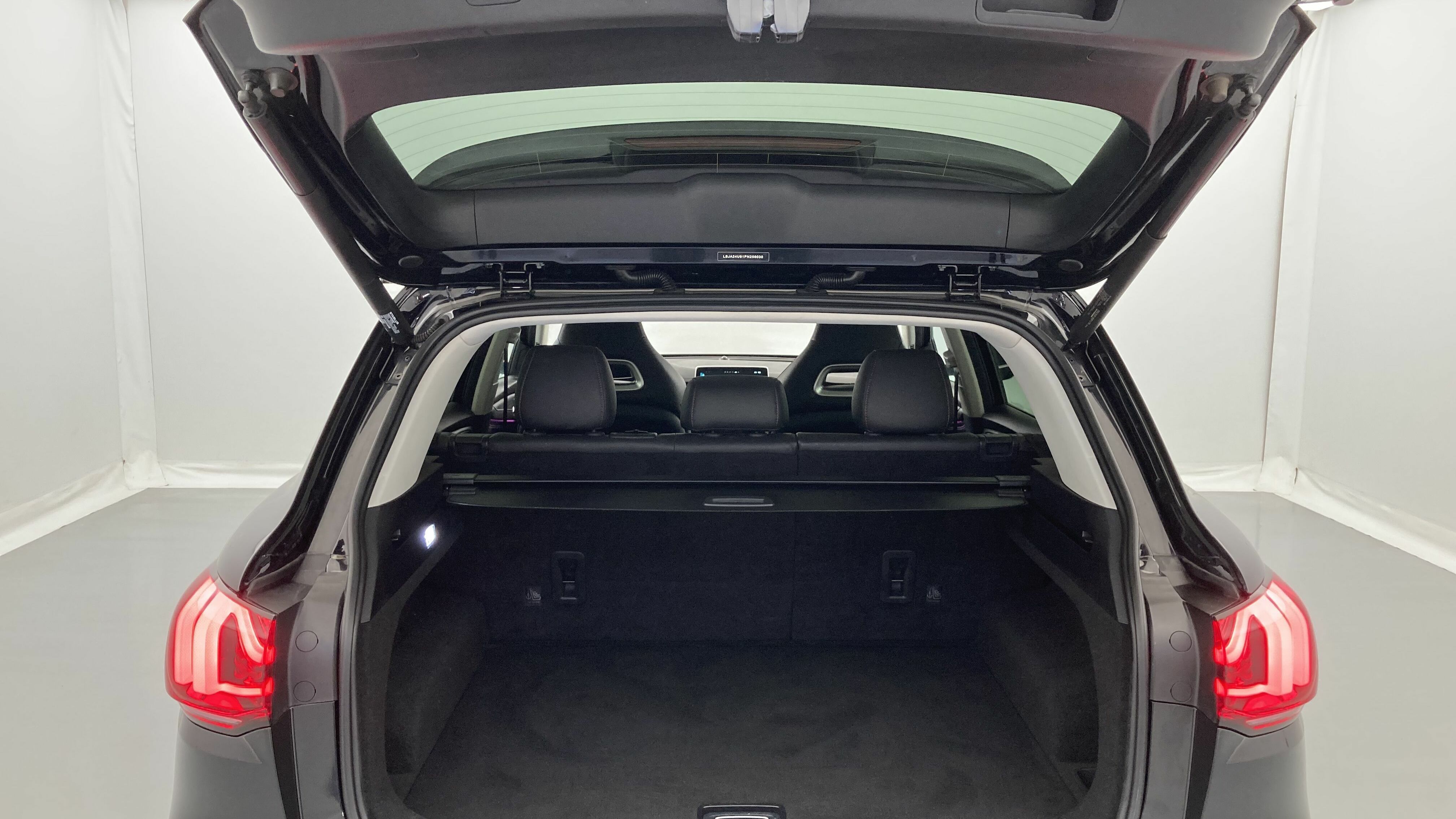 mg hs luxury 1.5 T-GDI 162 AT 2024 pebble black 24