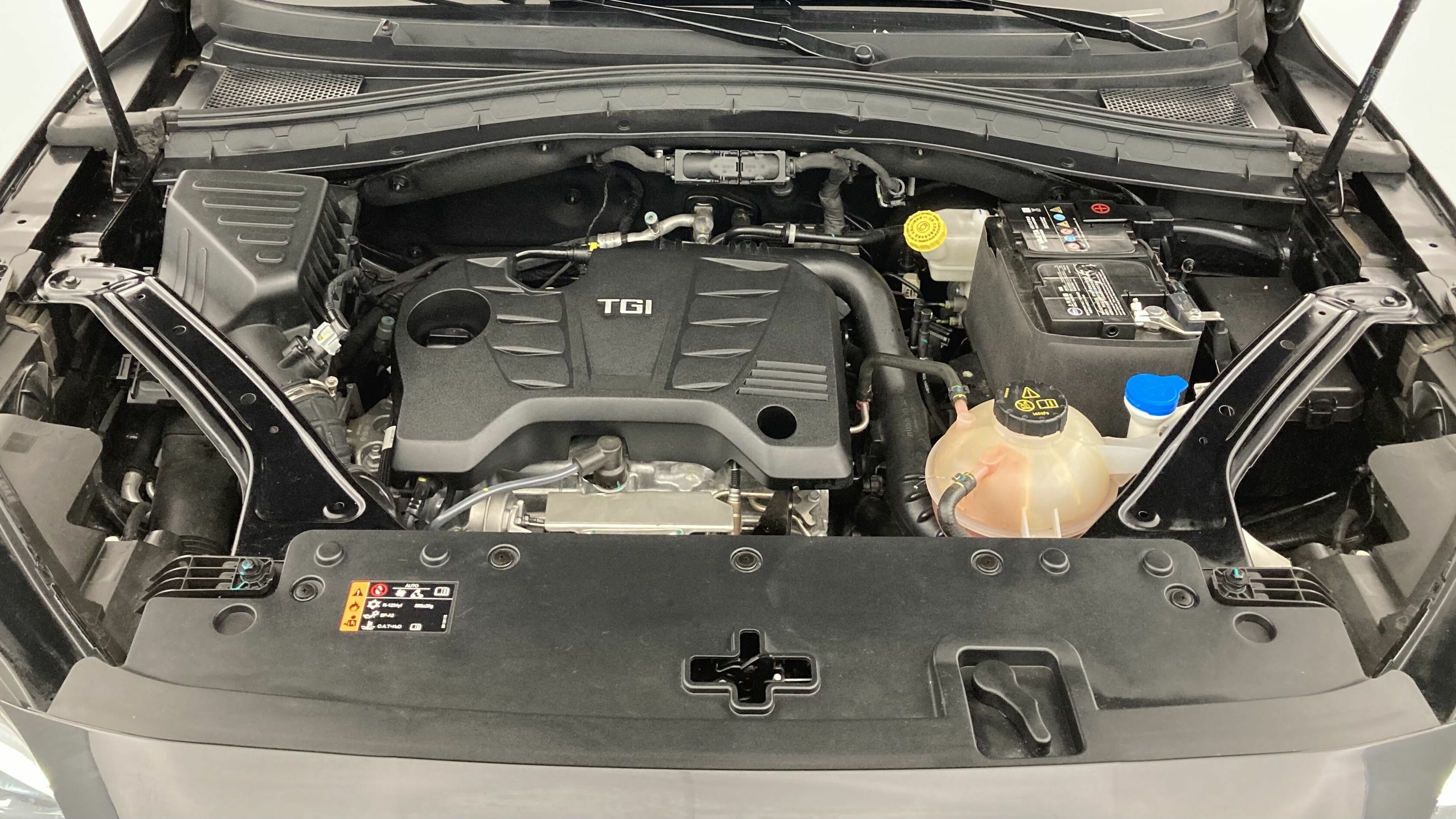 mg hs luxury 1.5 T-GDI 162 AT 2024 pebble black 25