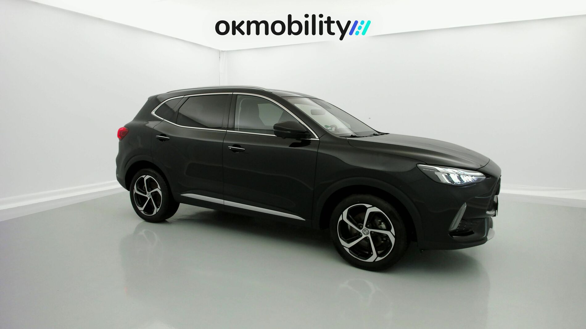 mg hs luxury 1.5 T-GDI 162 AT 2024 pebble black 2