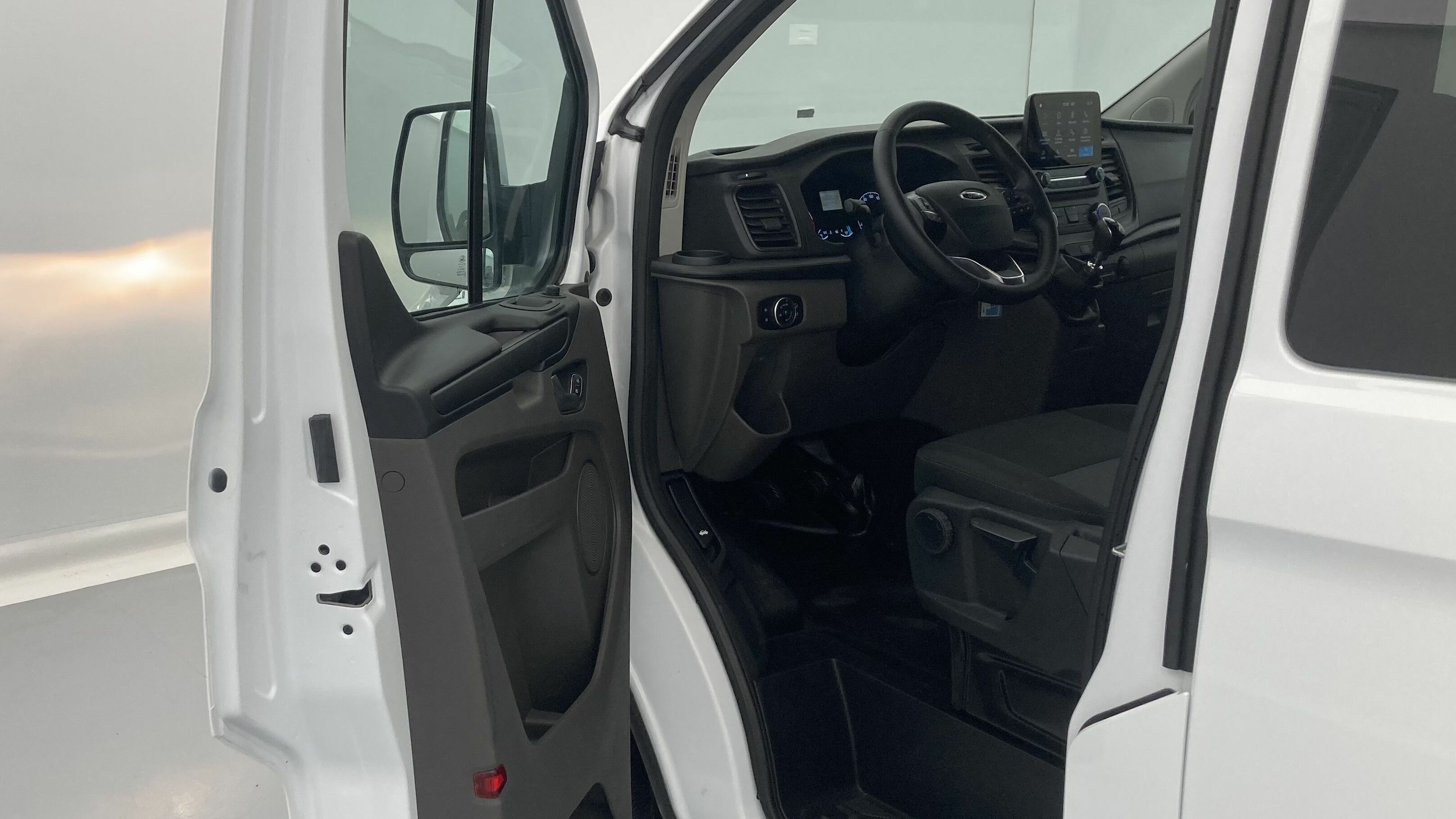 ford transit custom trend l2h1 9pl 2.0 ECOBLUE 130 2023 frozen white 13
