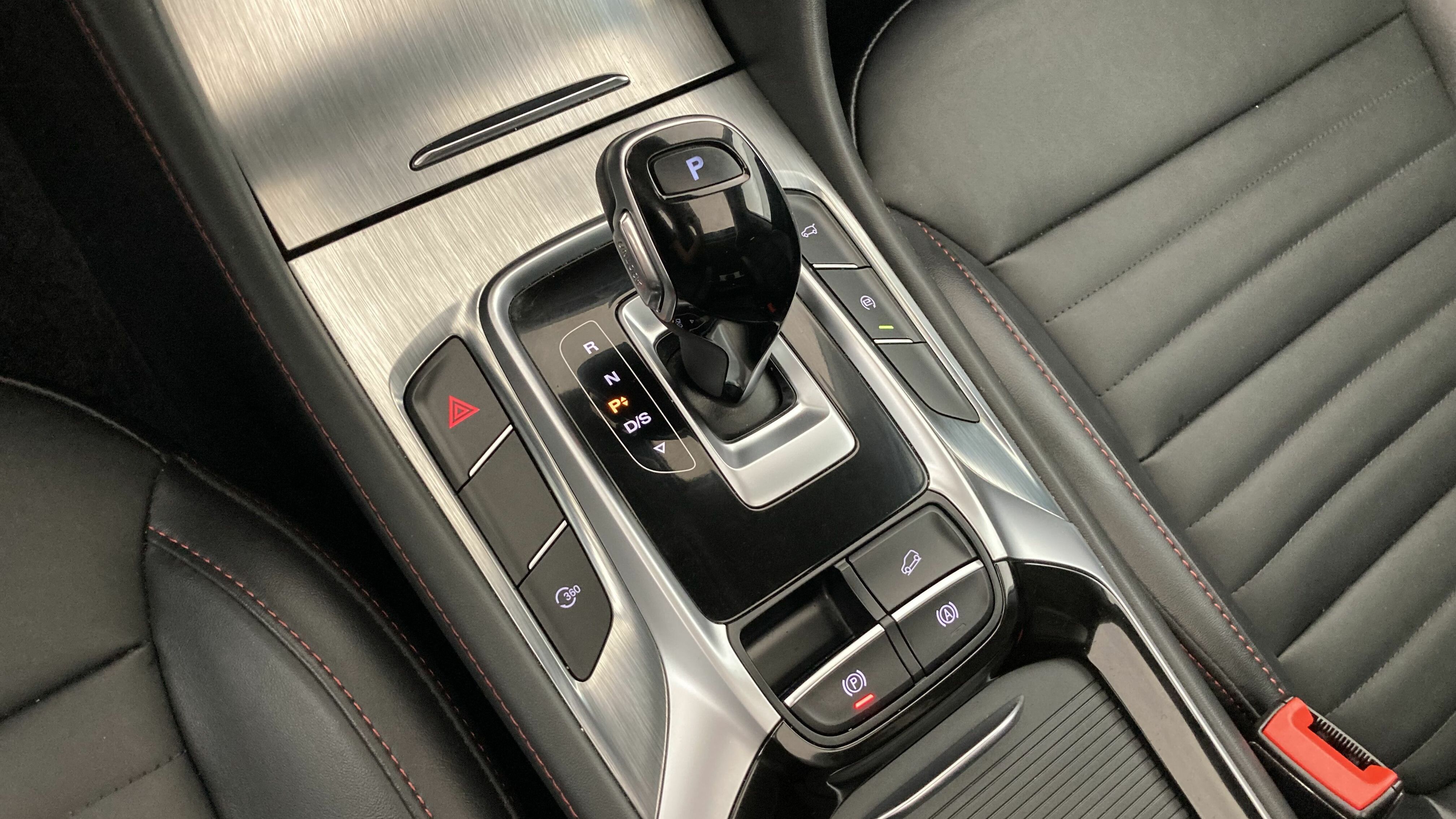 mg hs luxury 1.5 T-GDI 162 AT 2024 medal silver 20