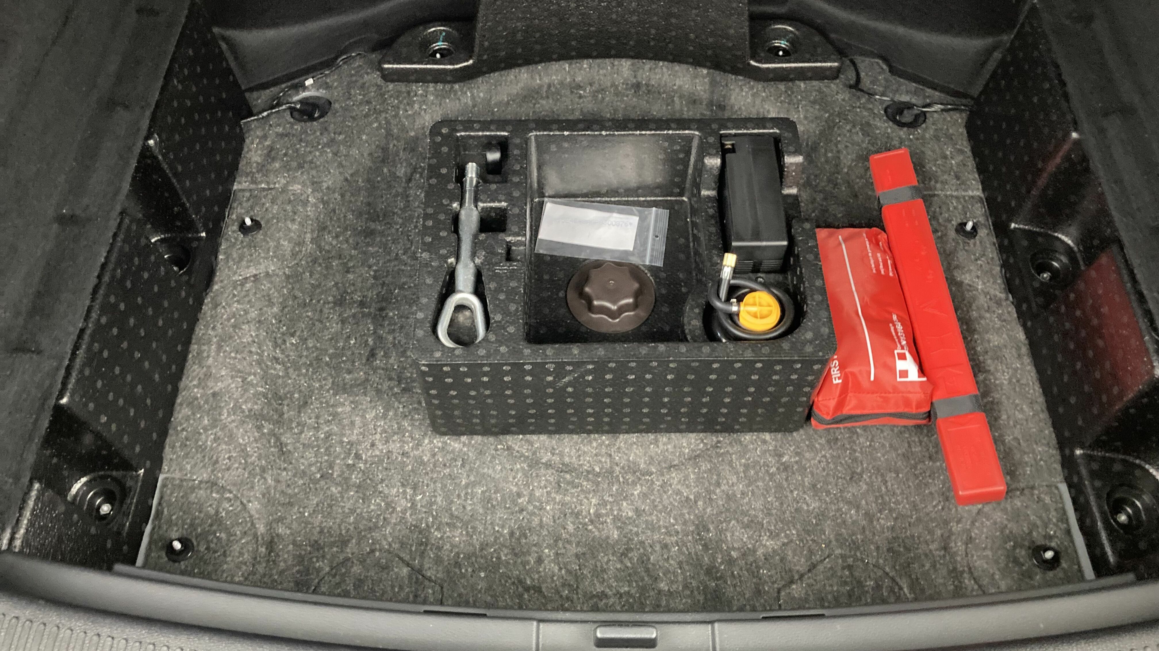 mg hs luxury 1.5 T-GDI 162 AT 2024 medal silver 23