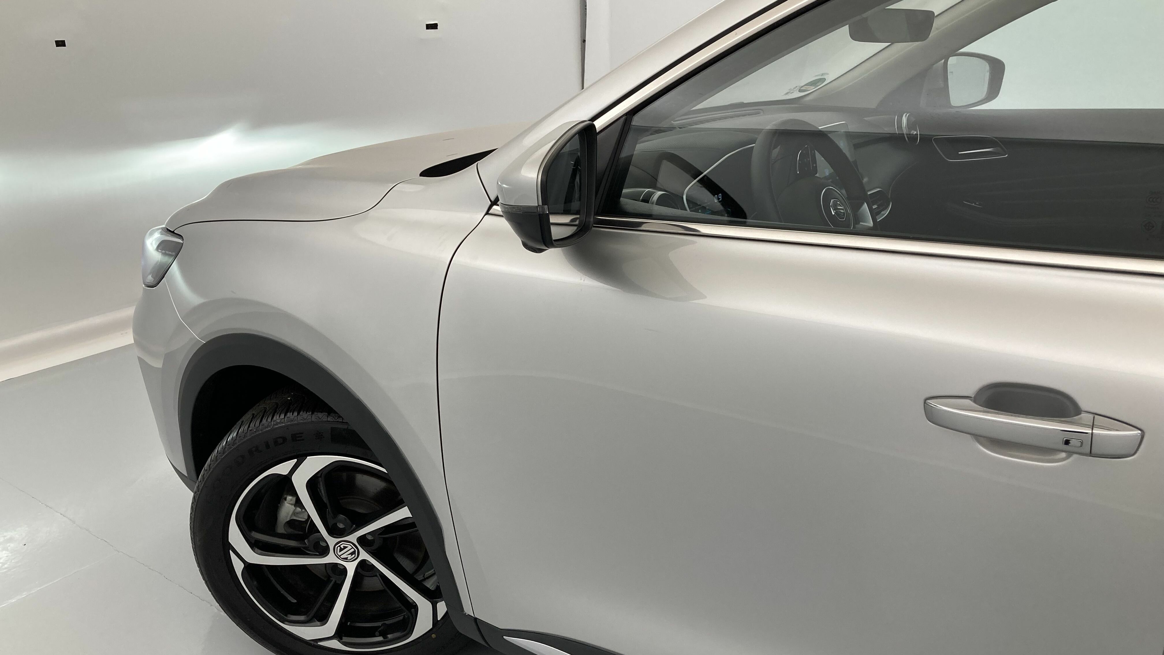 mg hs luxury 1.5 T-GDI 162 AT 2024 medal silver 28