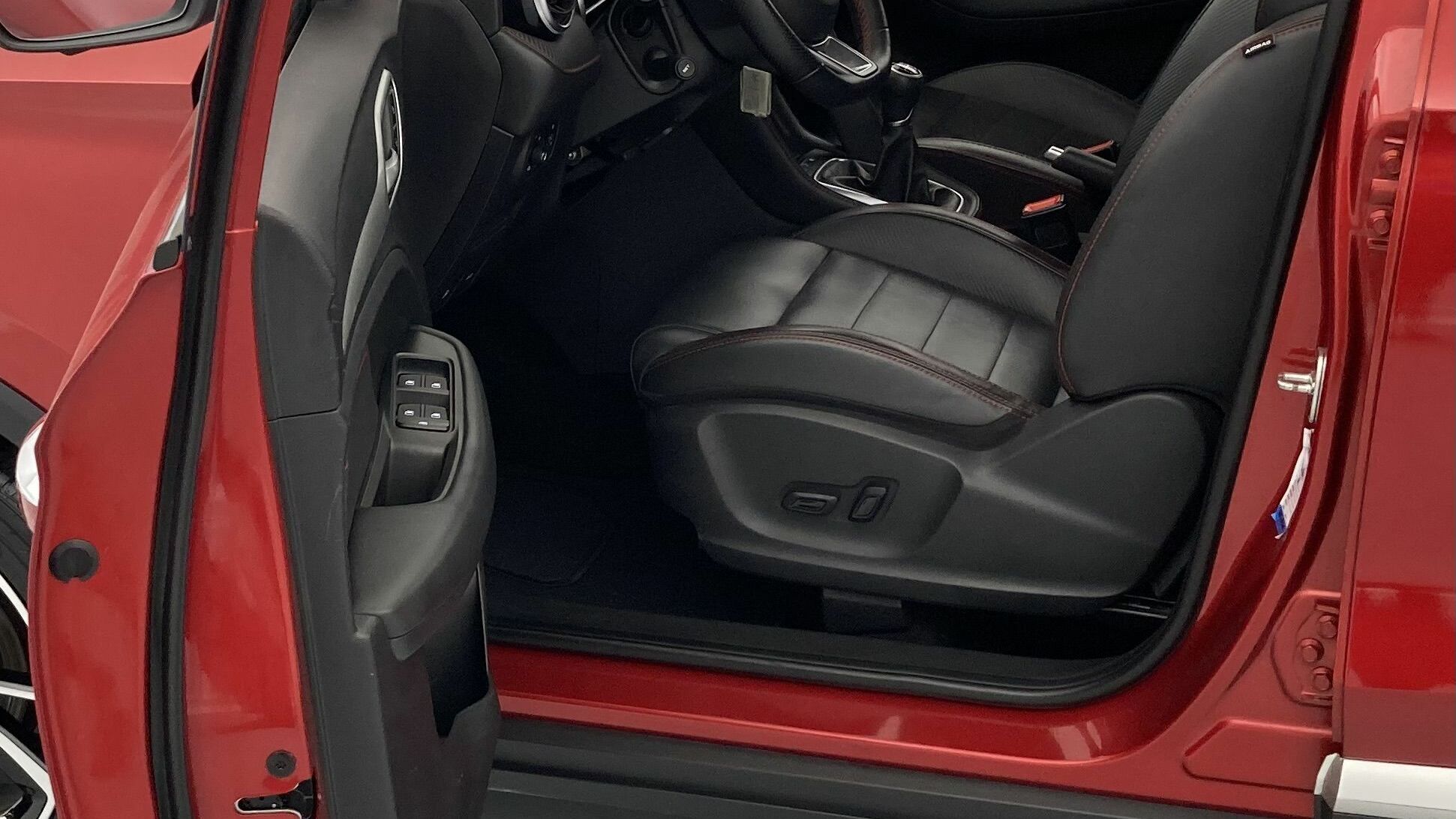 mg zs luxury 1.5 VTI-TECH 106 2023 red 13