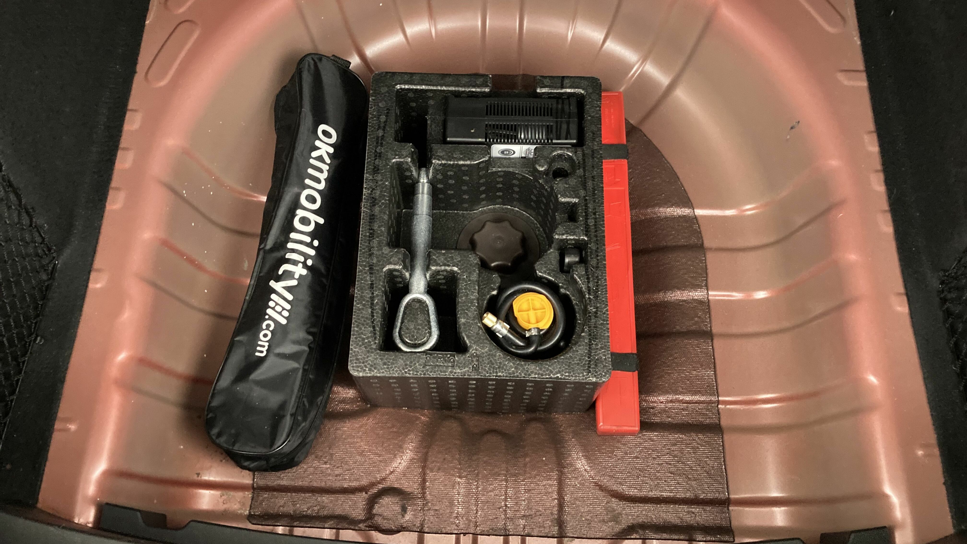 mg zs luxury 1.5 VTI-TECH 106 2023 red 23