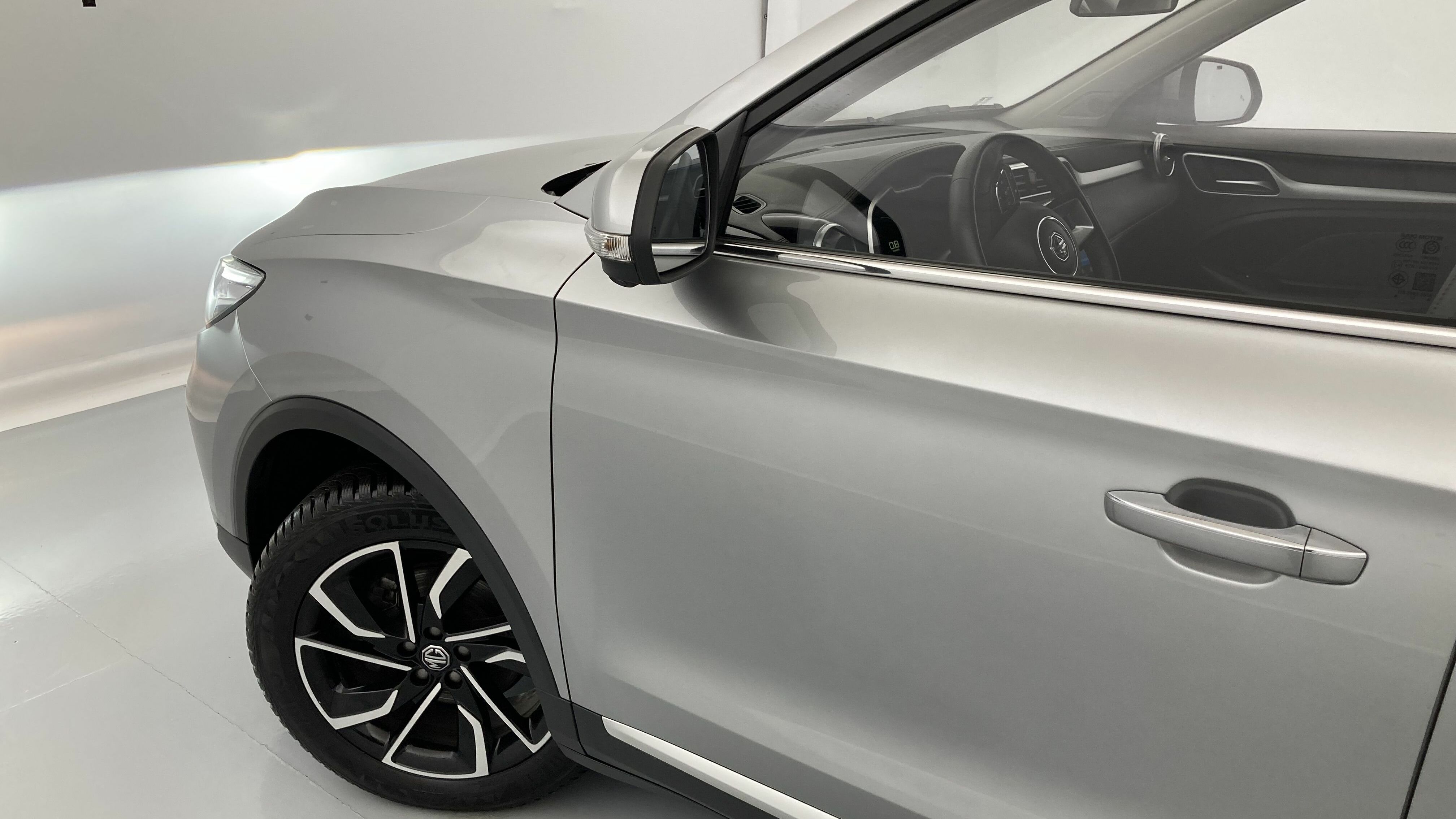 mg zs luxury 1.5 VTI-TECH 106 2023 silver 28