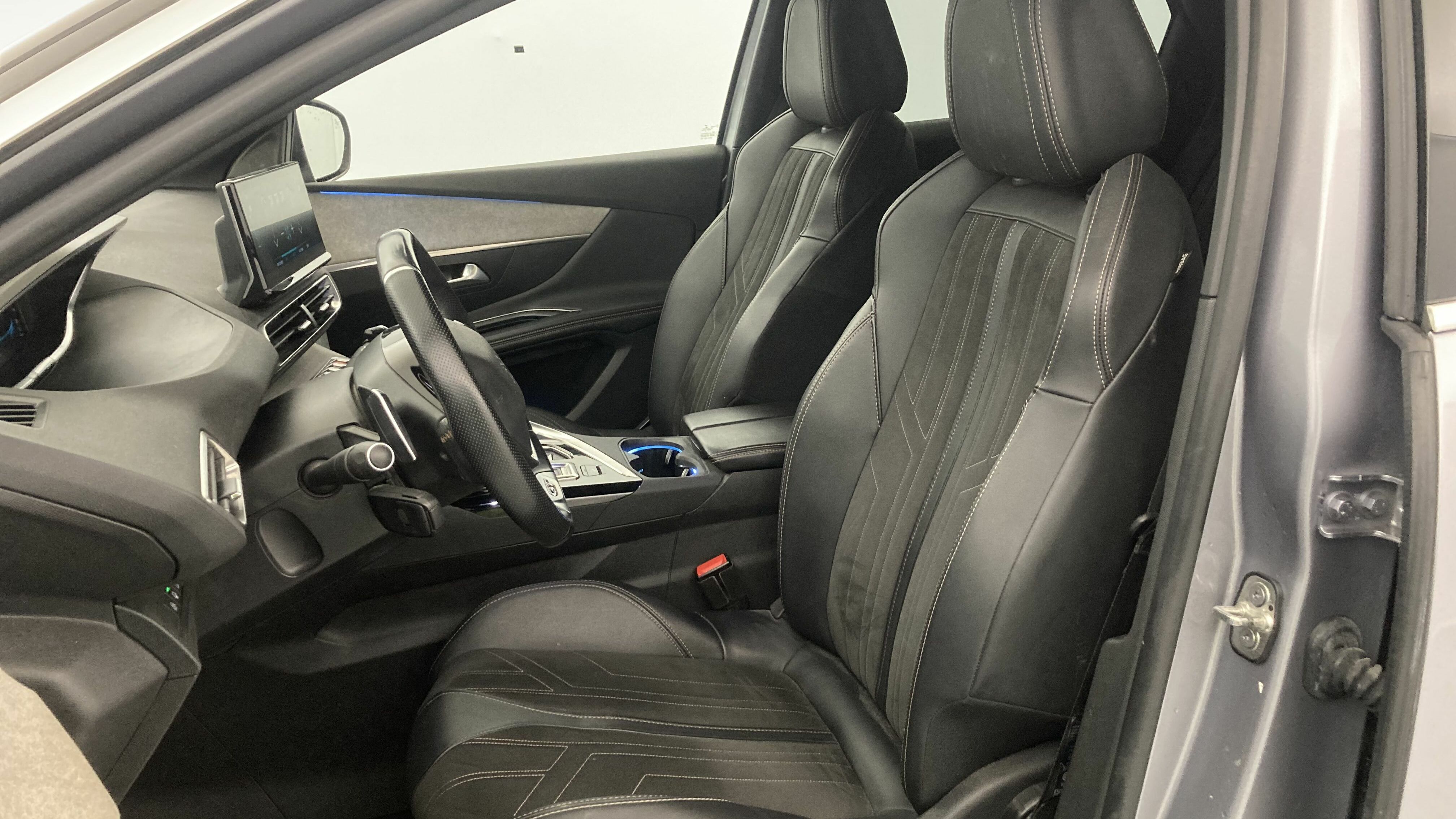 peugeot 3008 gt pack 1.6 HYBRID 300 EAT PHEV 2022 gris artense / negro 13