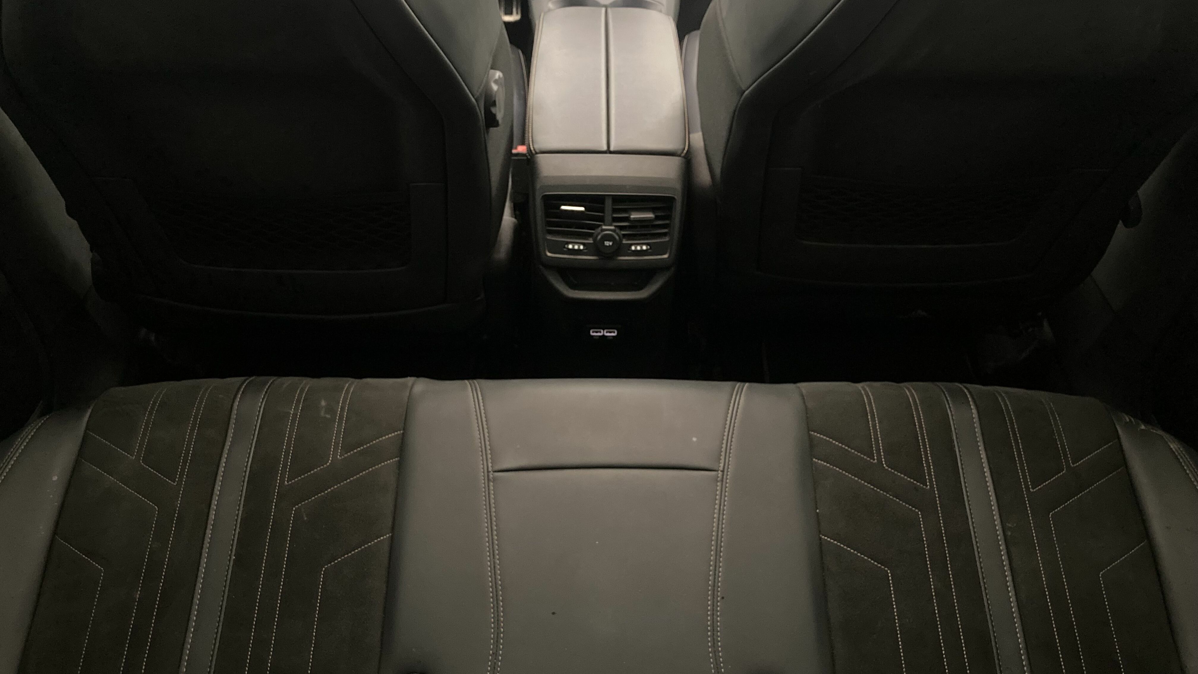 peugeot 3008 gt pack 1.6 HYBRID 300 EAT PHEV 2022 gris artense / negro 21