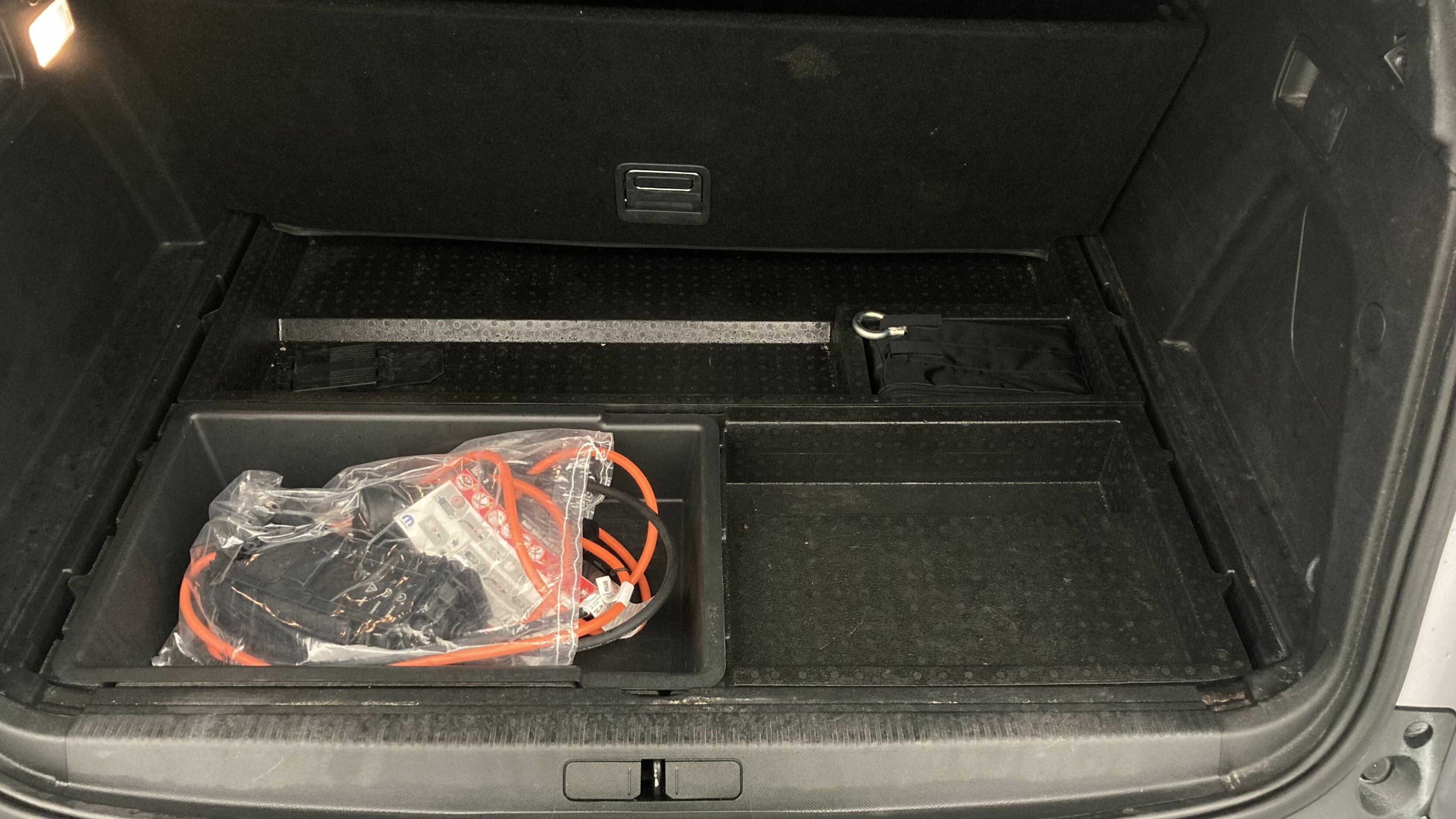 peugeot 3008 gt pack 1.6 HYBRID 300 EAT PHEV 2022 gris artense / negro 22