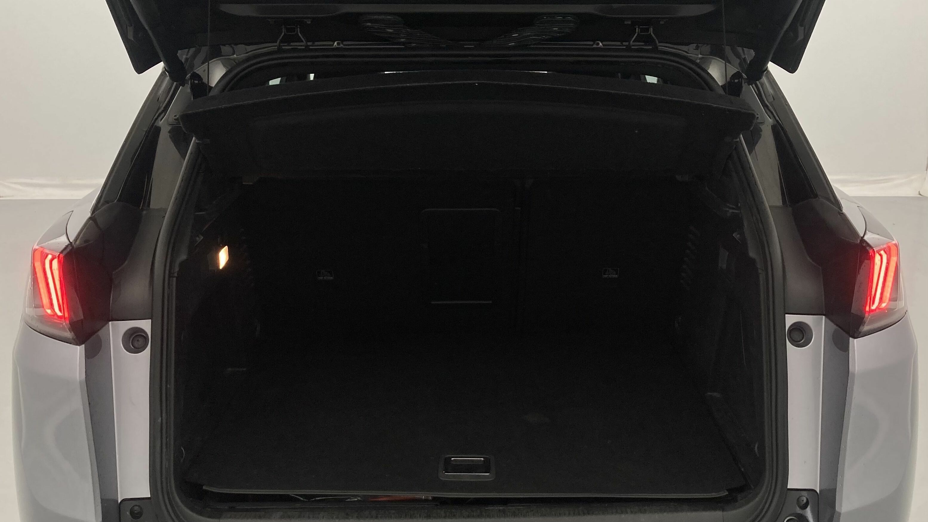 peugeot 3008 gt pack 1.6 HYBRID 300 EAT PHEV 2022 gris artense / negro 23