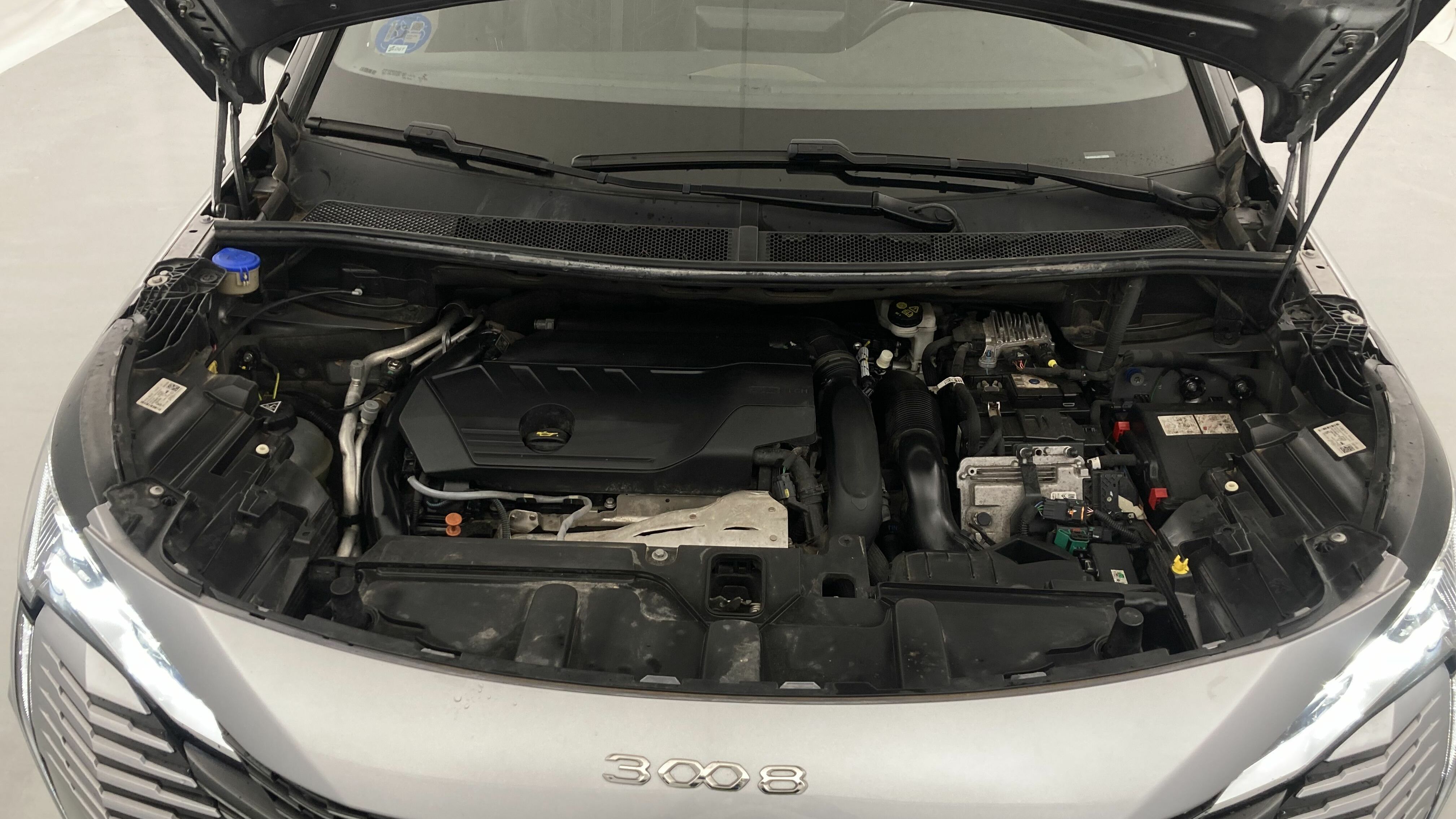 peugeot 3008 gt pack 1.6 HYBRID 300 EAT PHEV 2022 gris artense / negro 24