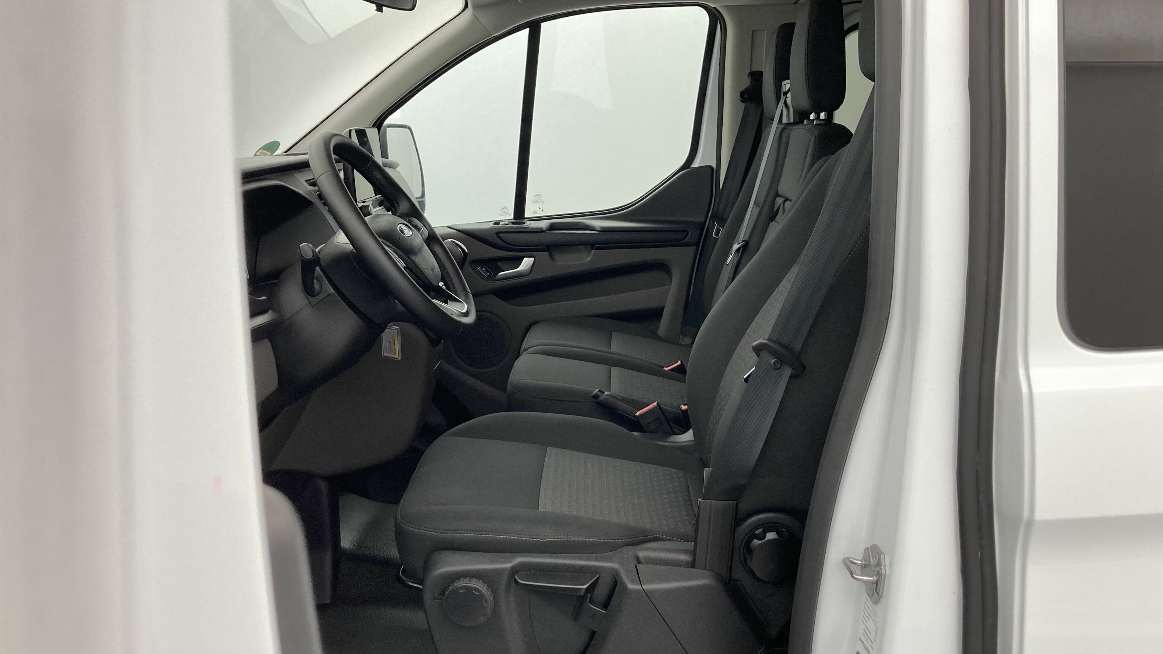 ford transit custom trend l2h1 9pl 2.0 ECOBLUE 130 2023 frozen white 14