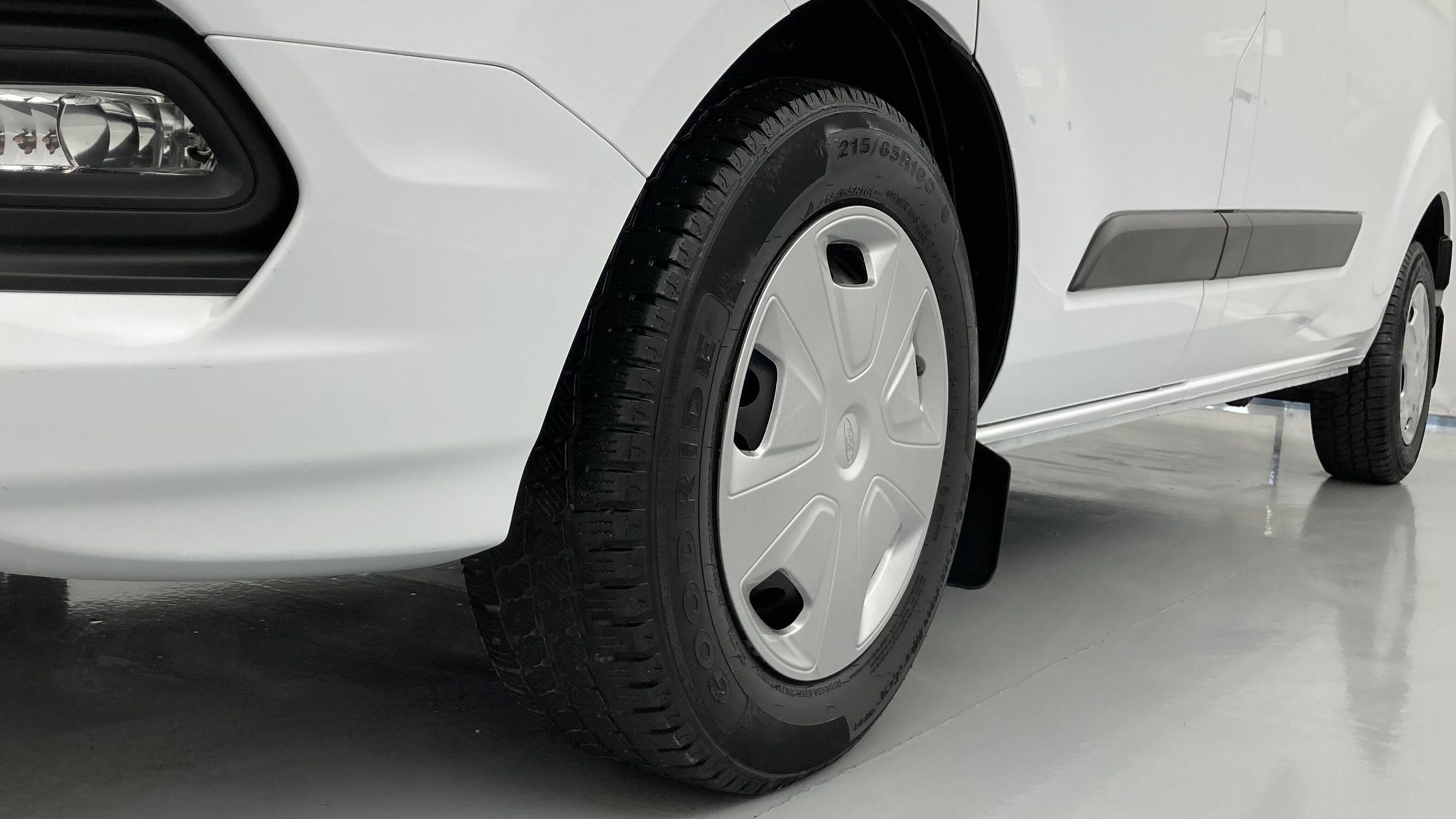 ford transit custom trend l2h1 9pl 2.0 ECOBLUE 130 2023 frozen white 26