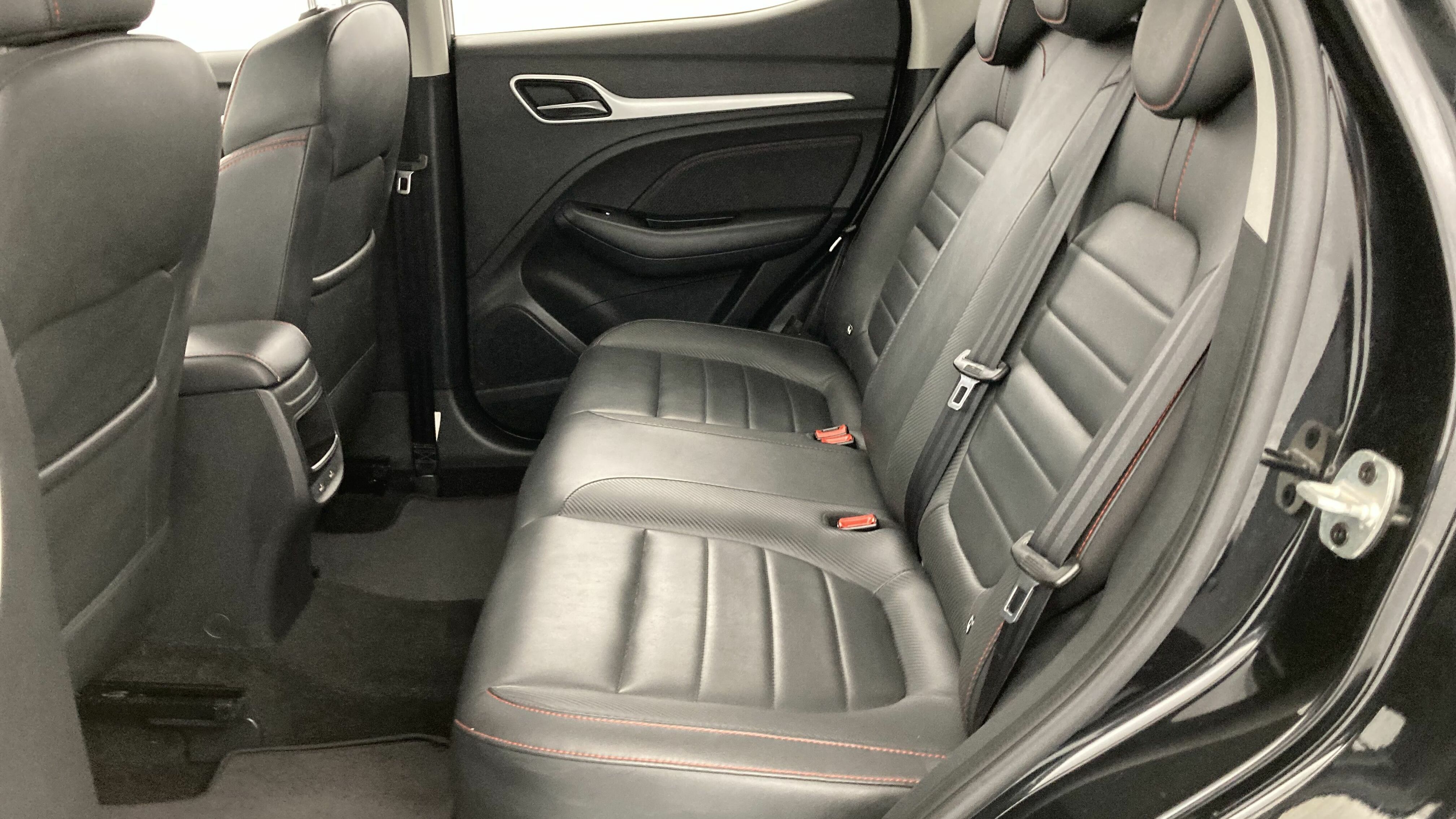 mg zs luxury 1.5 VTI-TECH 106 2023 black 21