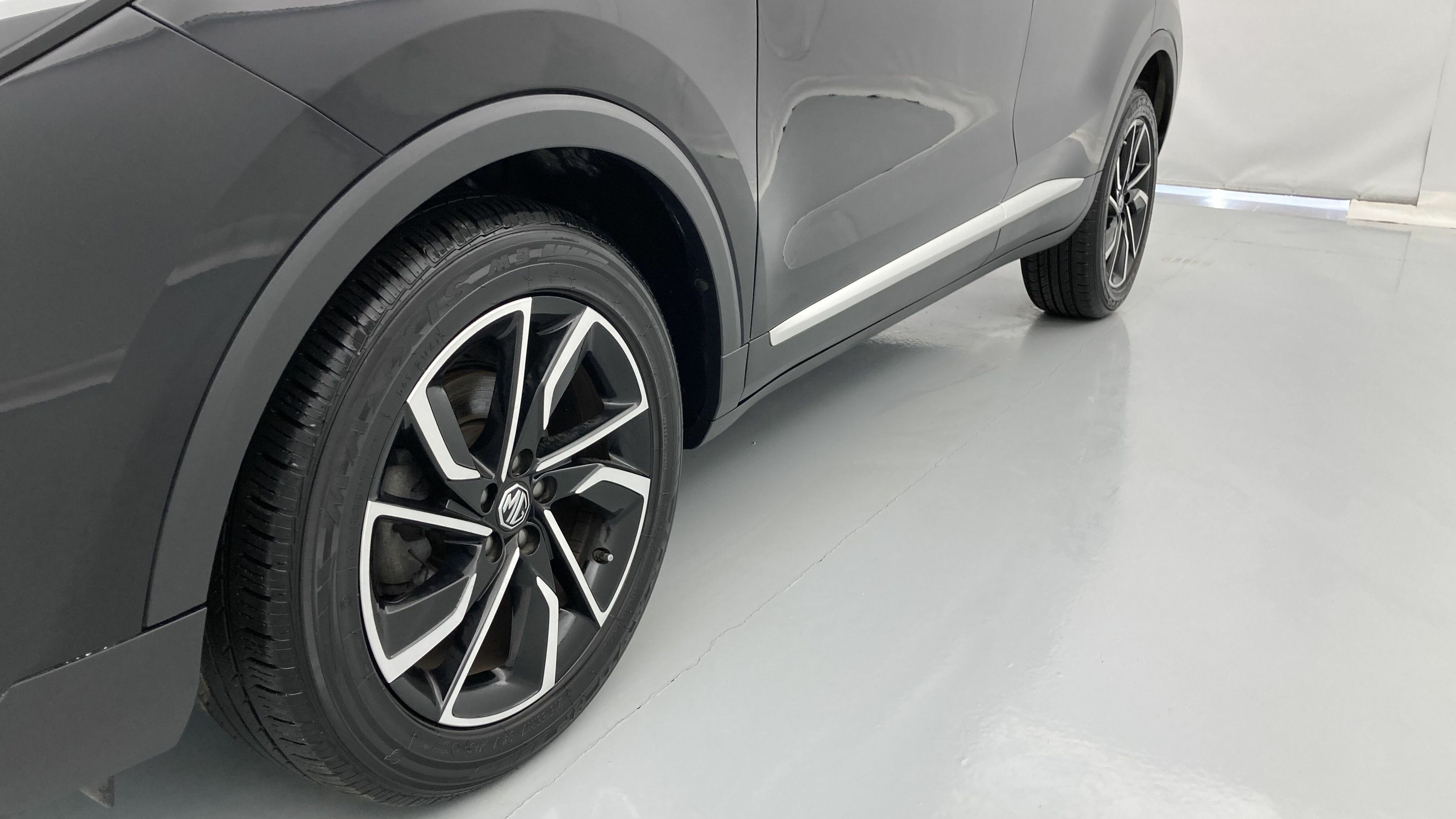 mg zs luxury 1.5 VTI-TECH 106 2023 black 26