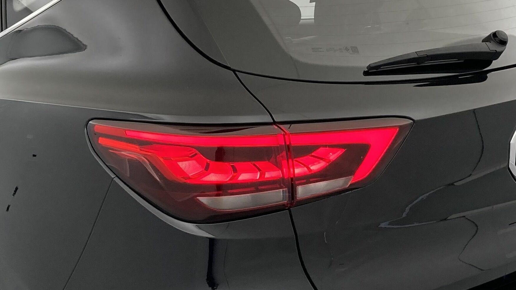 mg zs luxury 1.5 VTI-TECH 106 2023 black 30