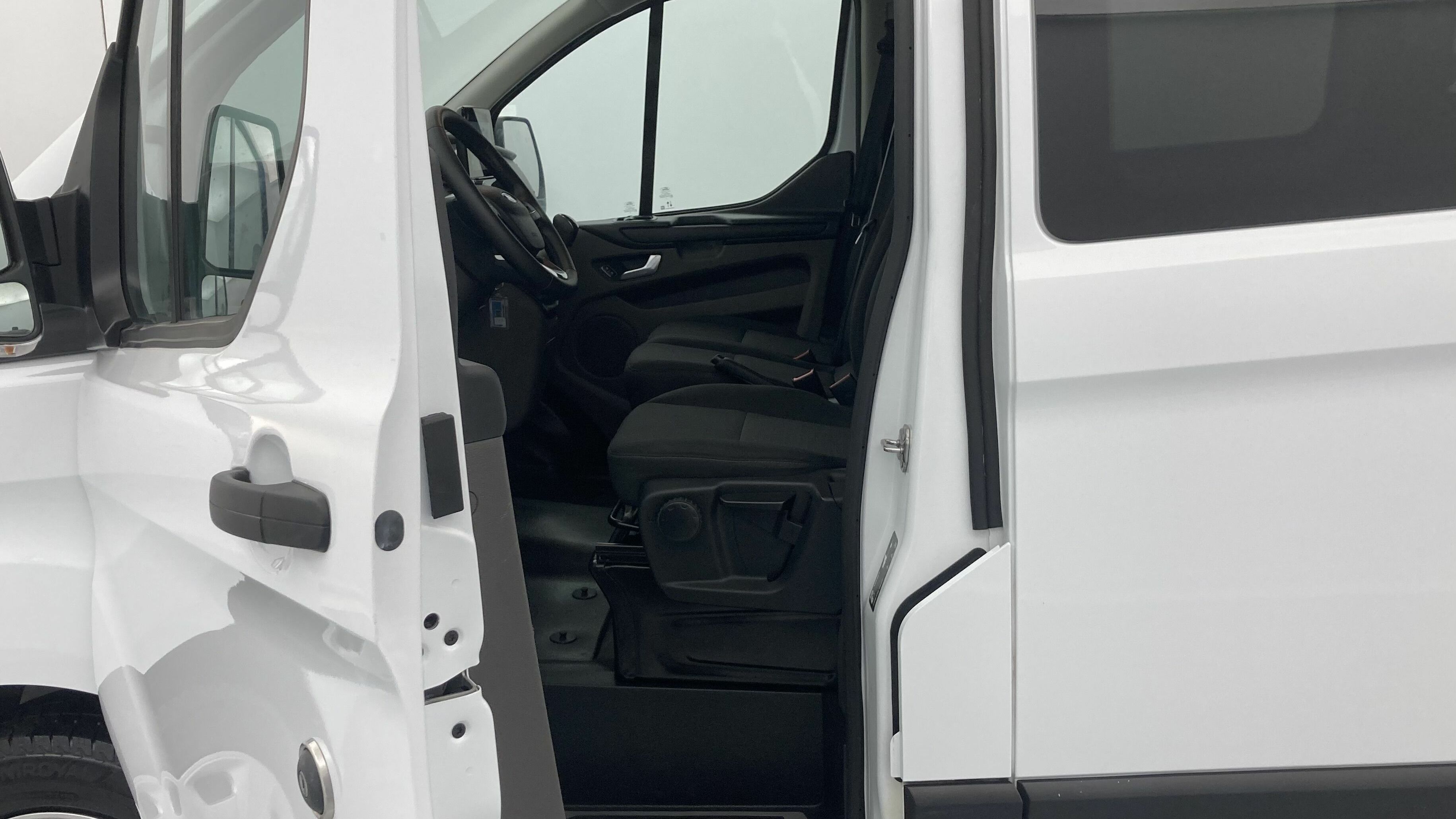 ford transit custom trend l2h1 9pl 2.0 ECOBLUE 130 2023 frozen white 14