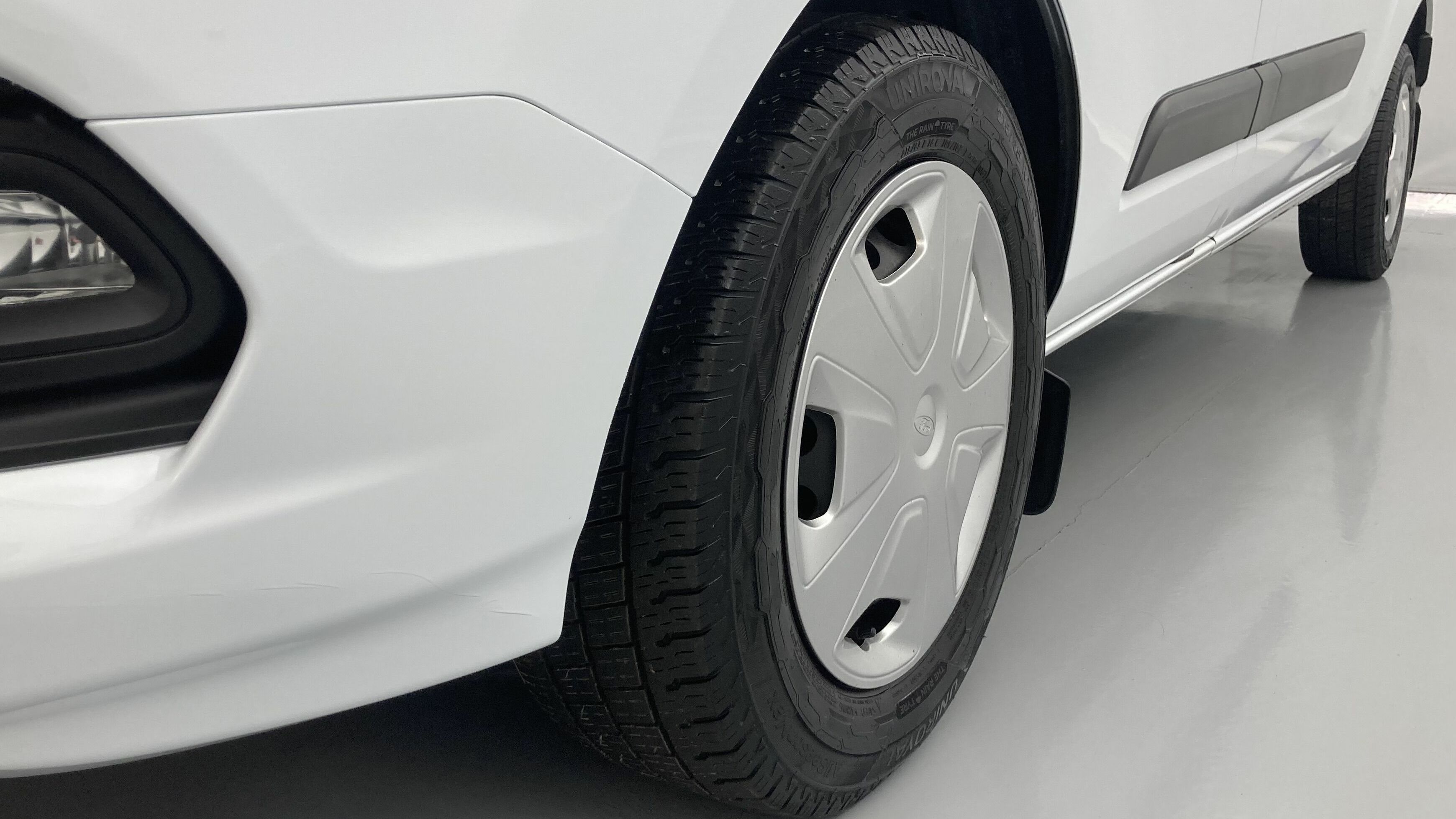 ford transit custom trend l2h1 9pl 2.0 ECOBLUE 130 2023 frozen white 26