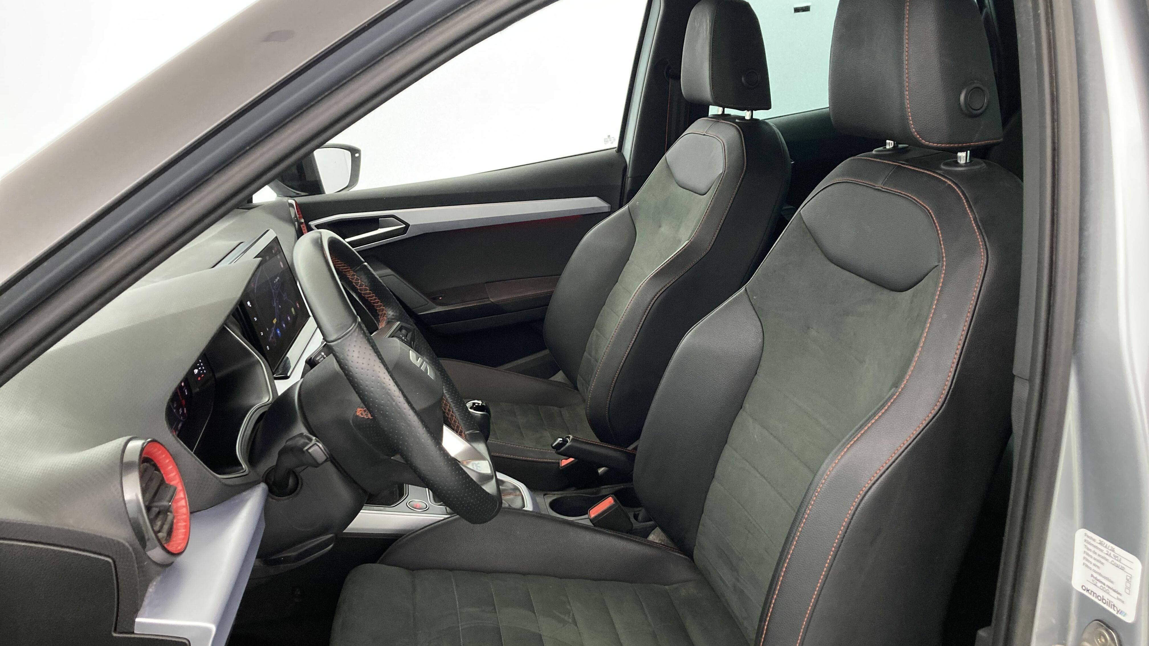 seat arona fr xl rx 1.0 TSI 115 2024 plata urban / negro 14