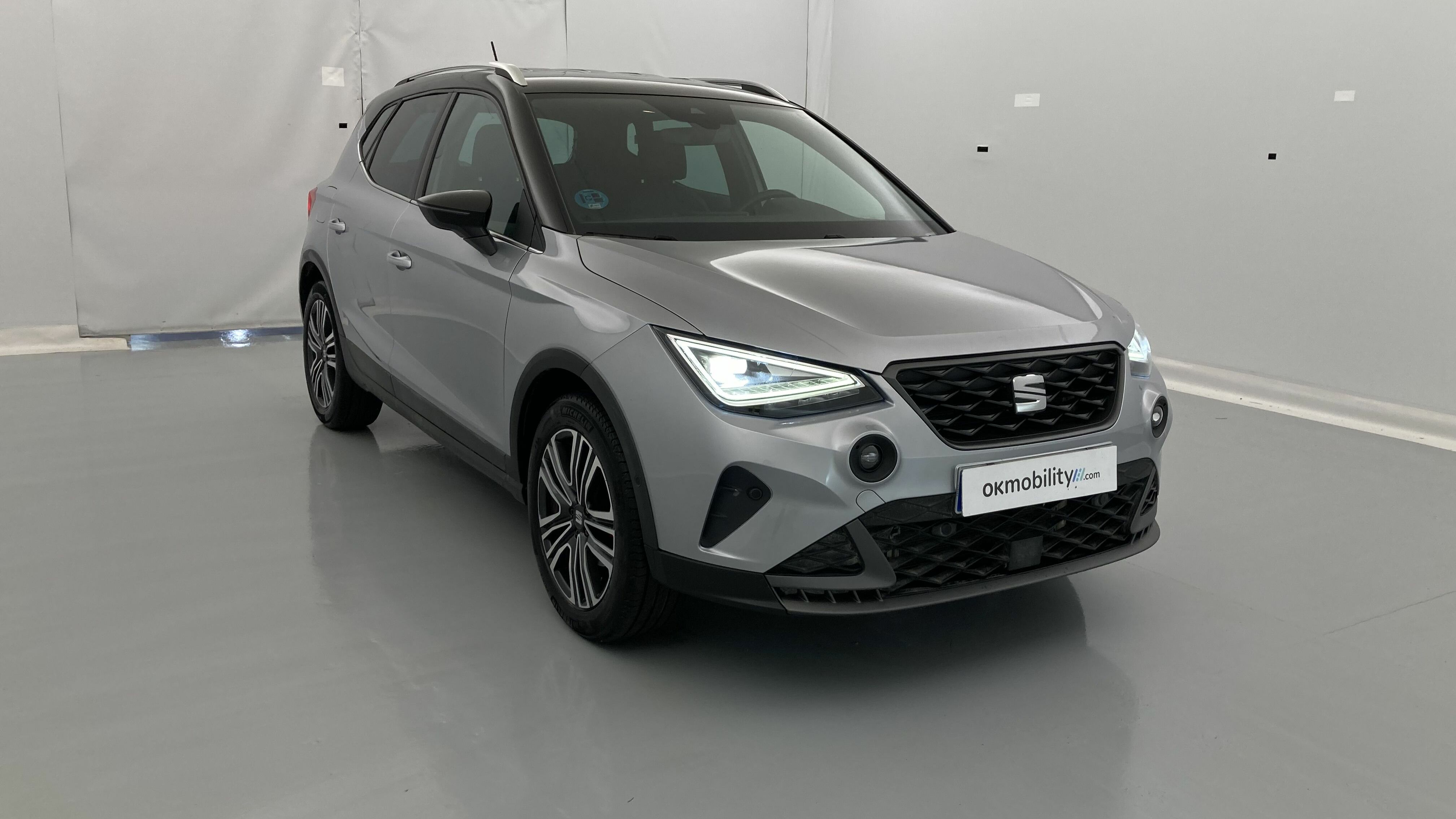 seat arona fr xl rx 1.0 TSI 115 2024 plata urban / negro 23