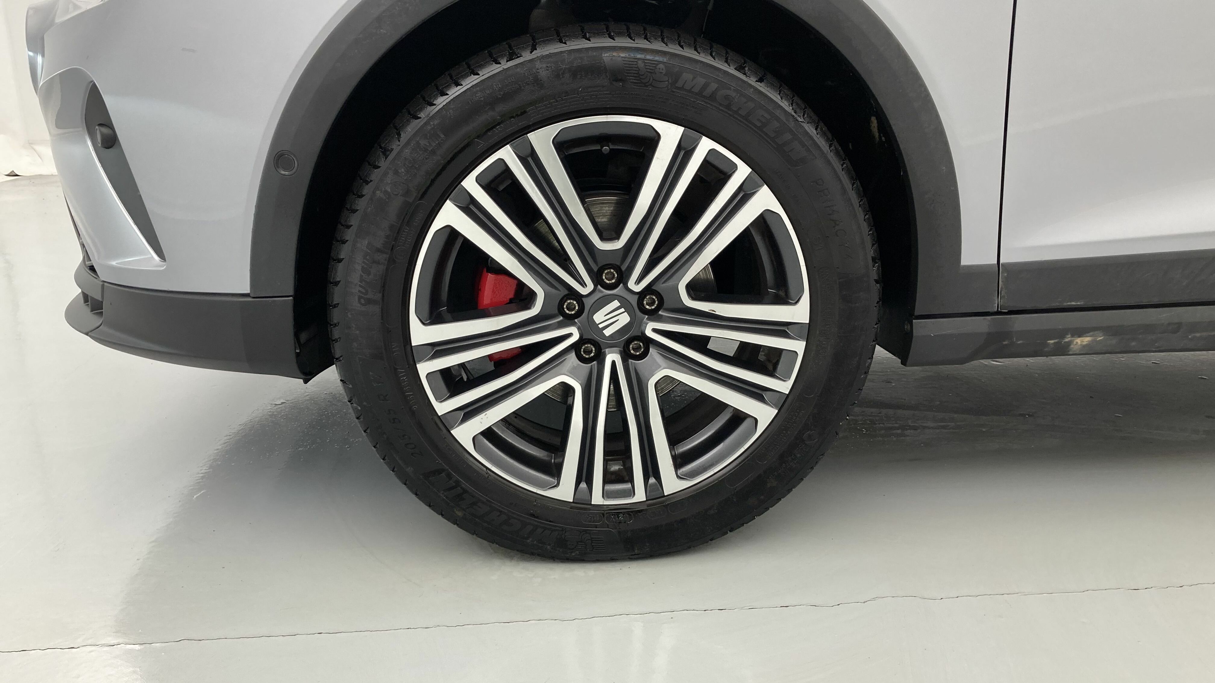 seat arona fr xl rx 1.0 TSI 115 2024 plata urban / negro 27