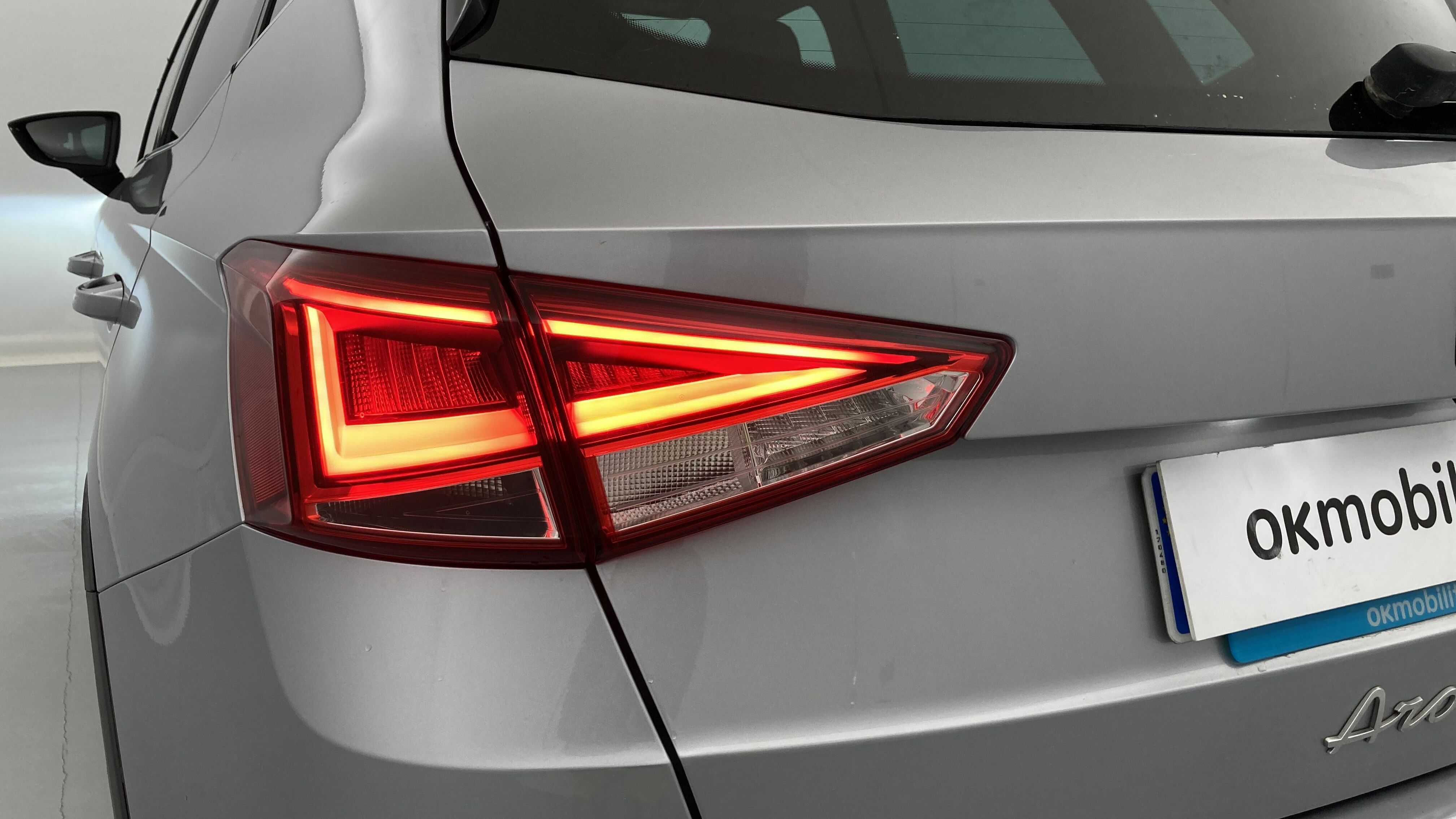 seat arona fr xl rx 1.0 TSI 115 2024 plata urban / negro 30