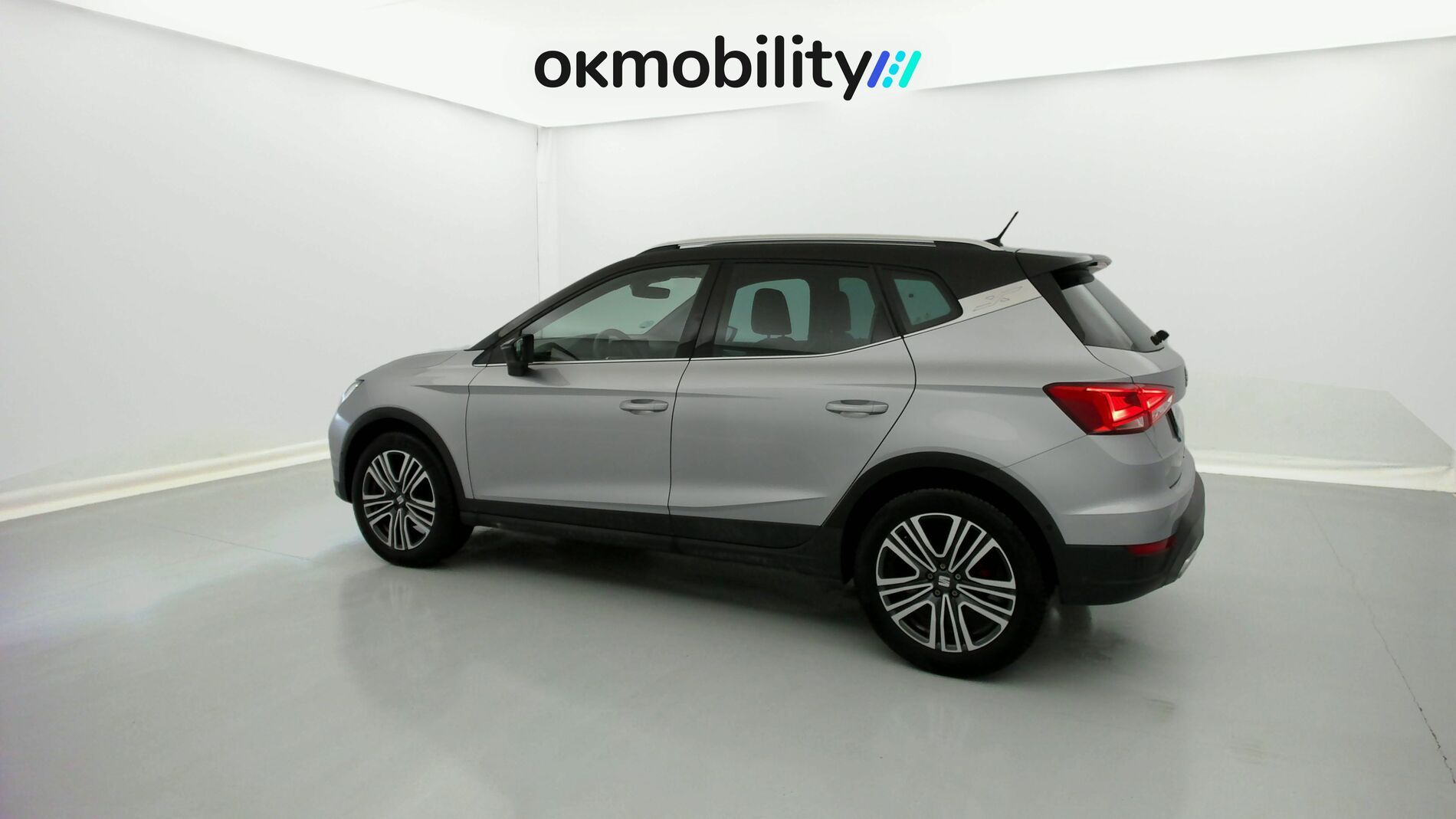 seat arona fr xl rx 1.0 TSI 115 2024 plata urban / negro 8