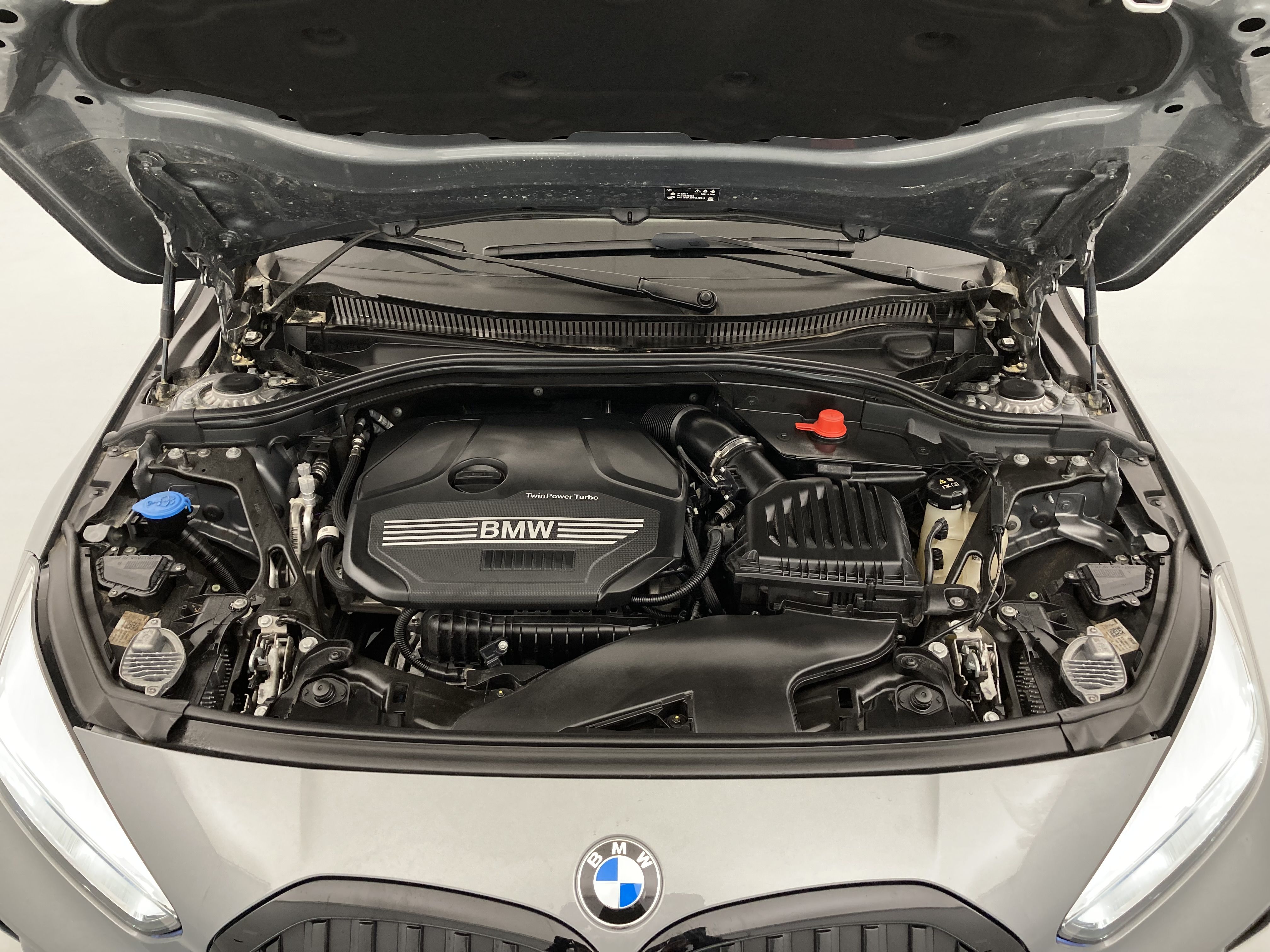 bmw serie 1 m sport colorvision 118I 136 STEPTRONIC 2024 skyscraper grau 27