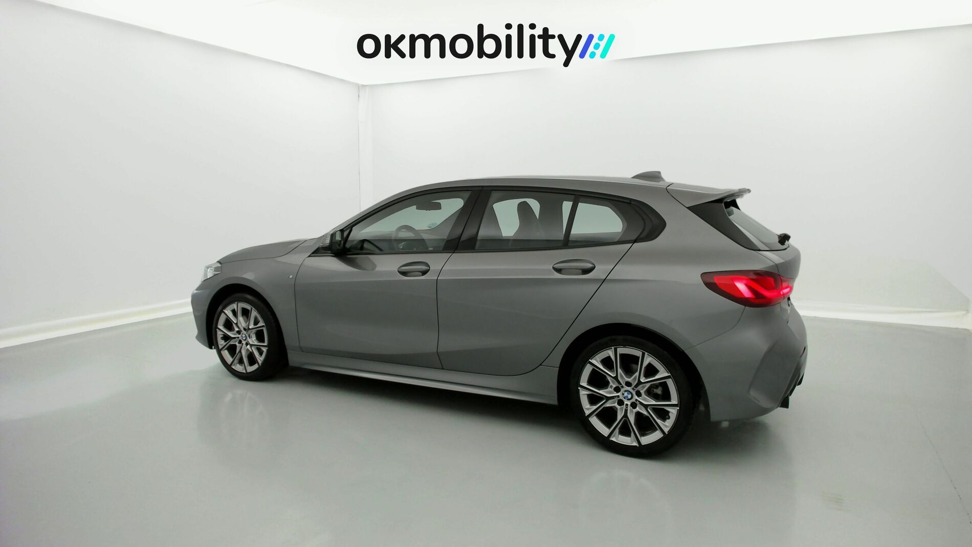 bmw serie 1 m sport colorvision 118I 136 STEPTRONIC 2024 skyscraper grau 8