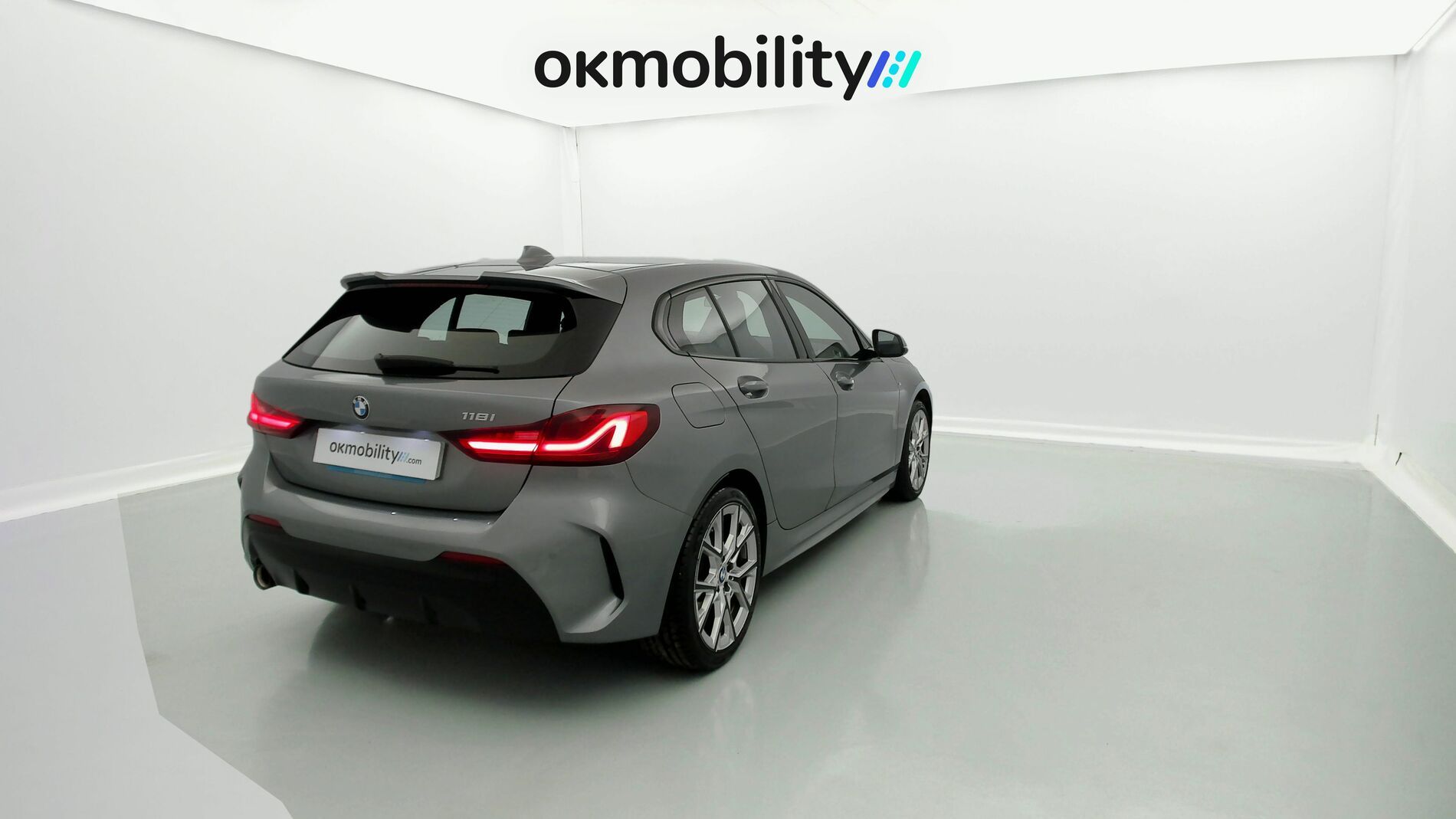 bmw serie 1 m sport colorvision 118I 136 STEPTRONIC 2024 skyscraper grau 11