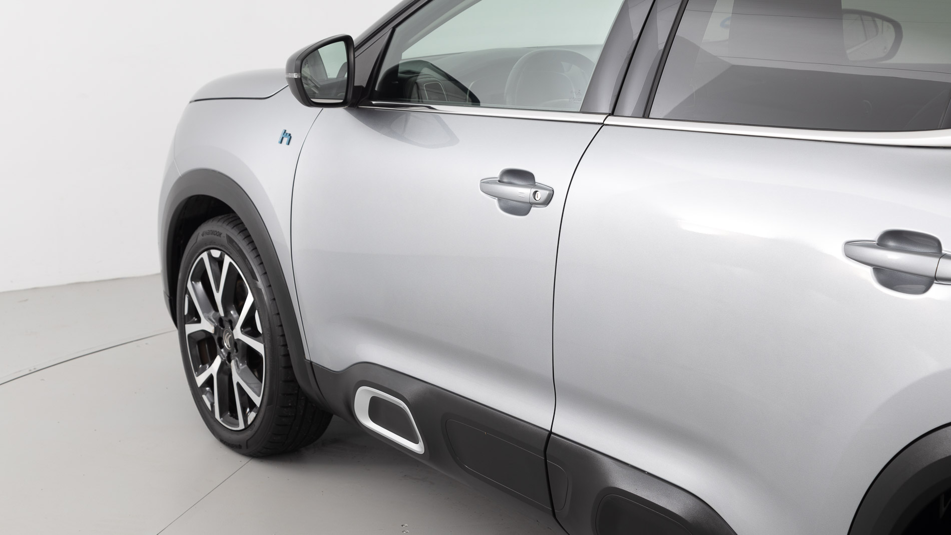citroen c5 aircross shine 1.6 PURETECH HYBRID 225 E-EAT 2022 gris platino / negro 38