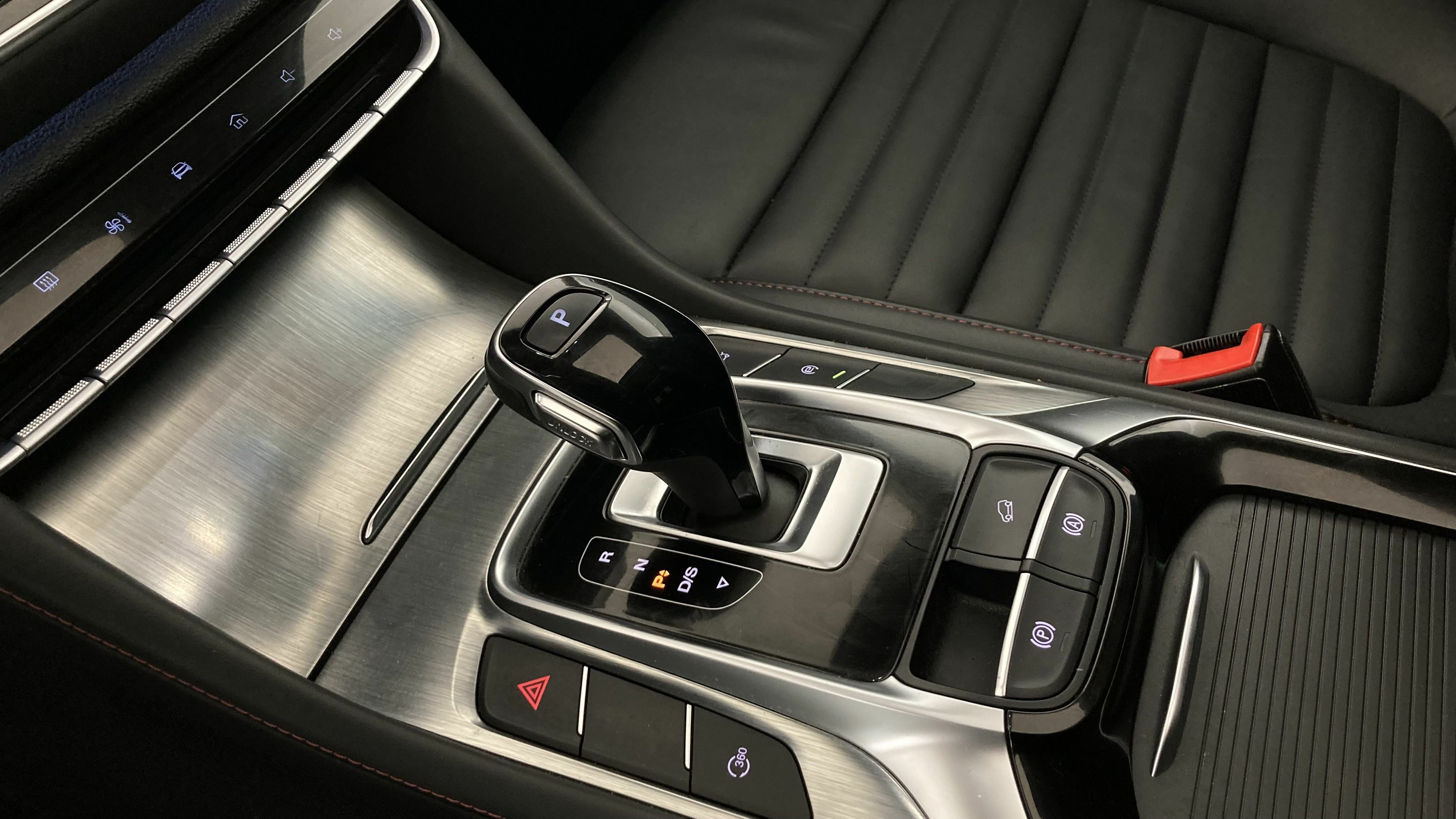 mg hs luxury 1.5 T-GDI 162 AT 2024 dover white 19