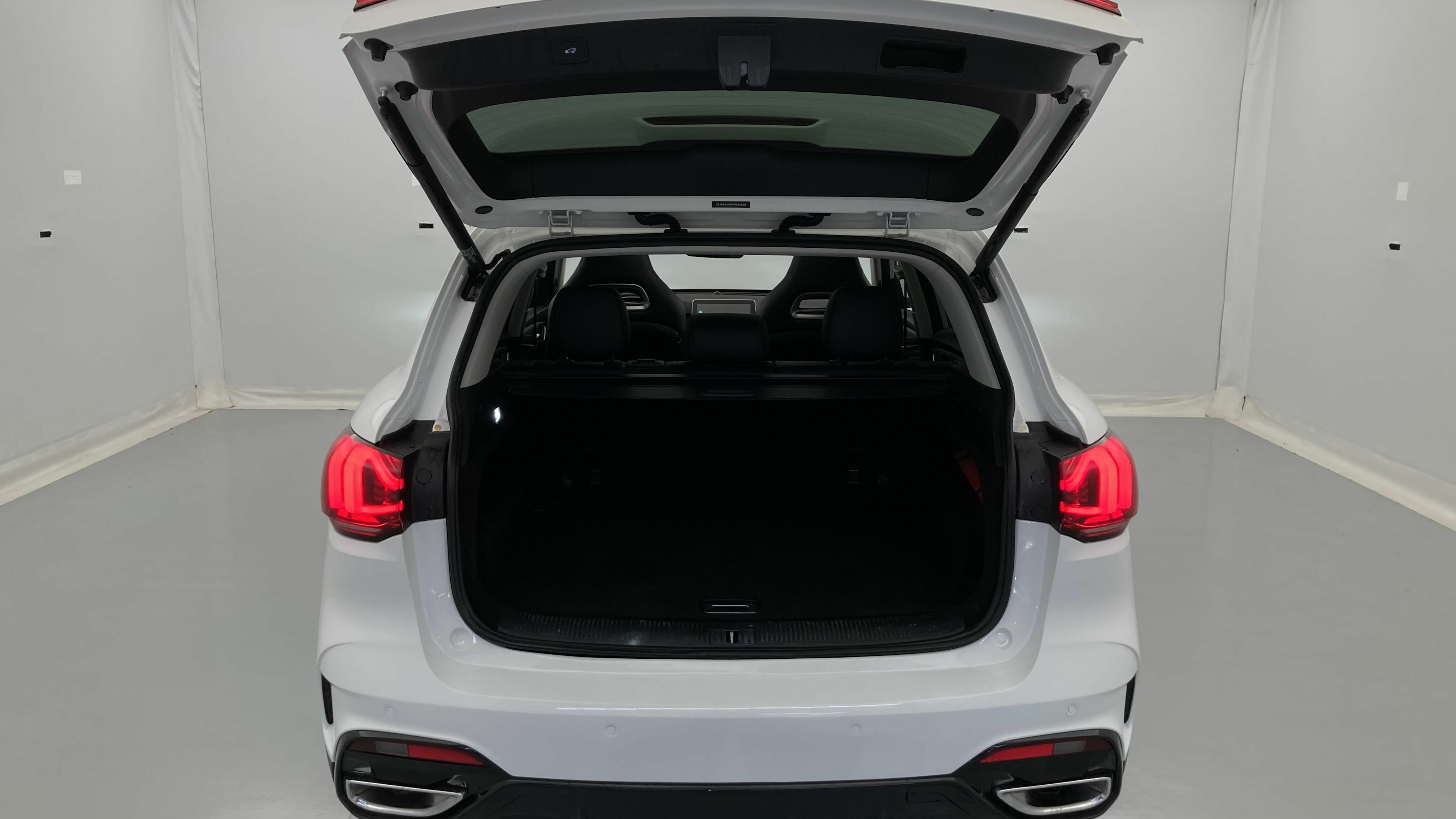 mg hs luxury 1.5 T-GDI 162 AT 2024 dover white 23