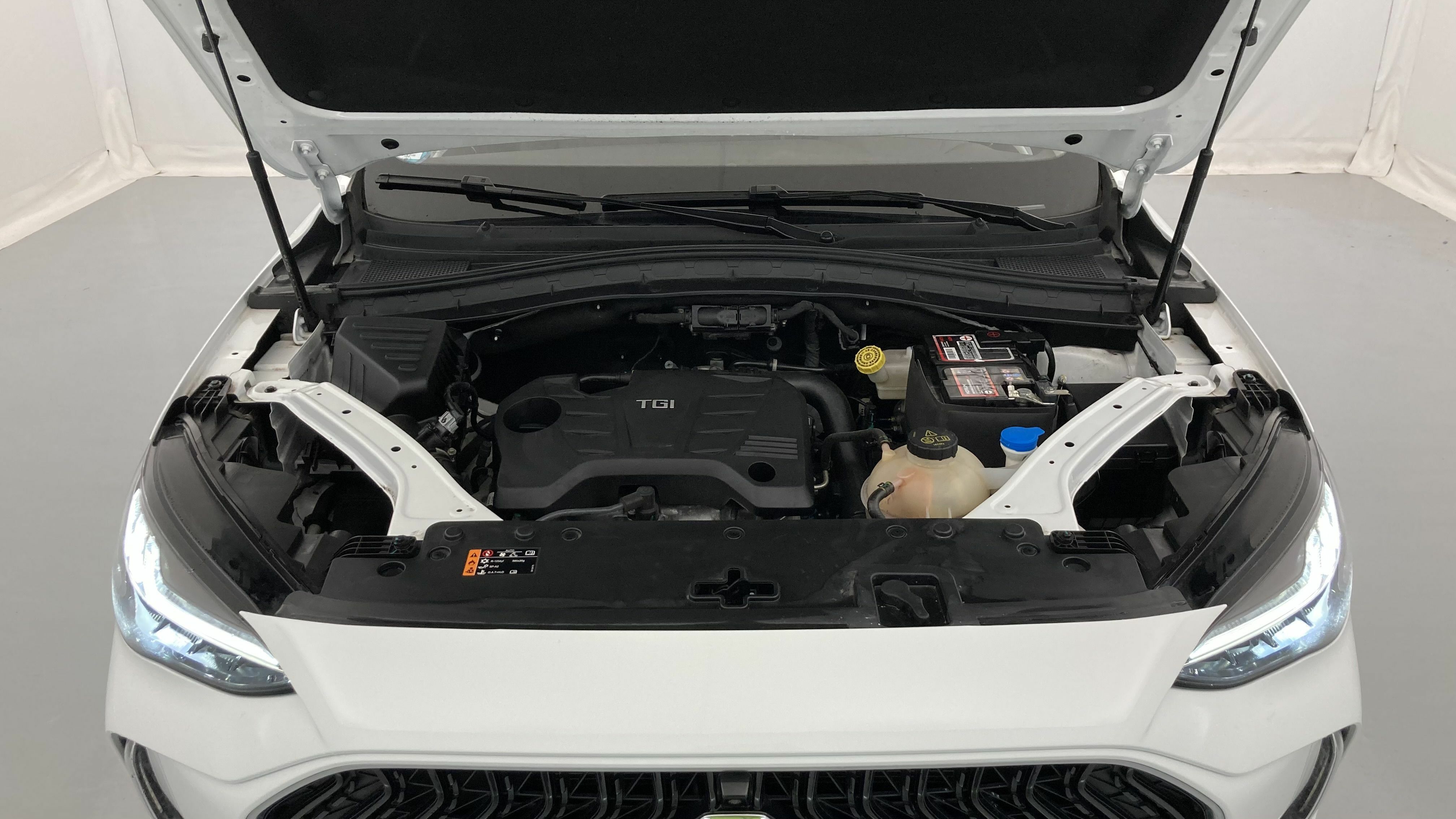 mg hs luxury 1.5 T-GDI 162 AT 2024 dover white 24