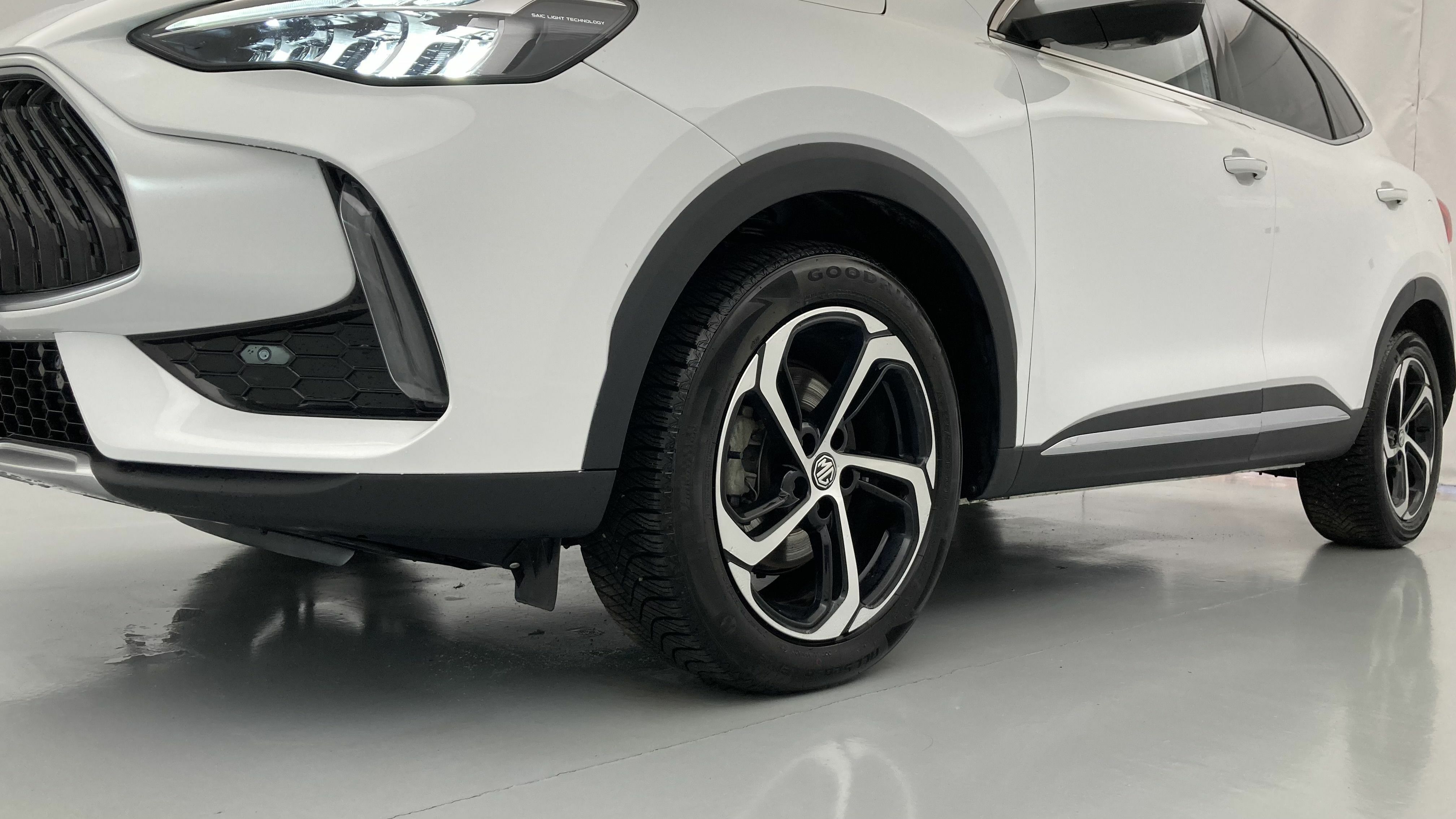 mg hs luxury 1.5 T-GDI 162 AT 2024 dover white 25