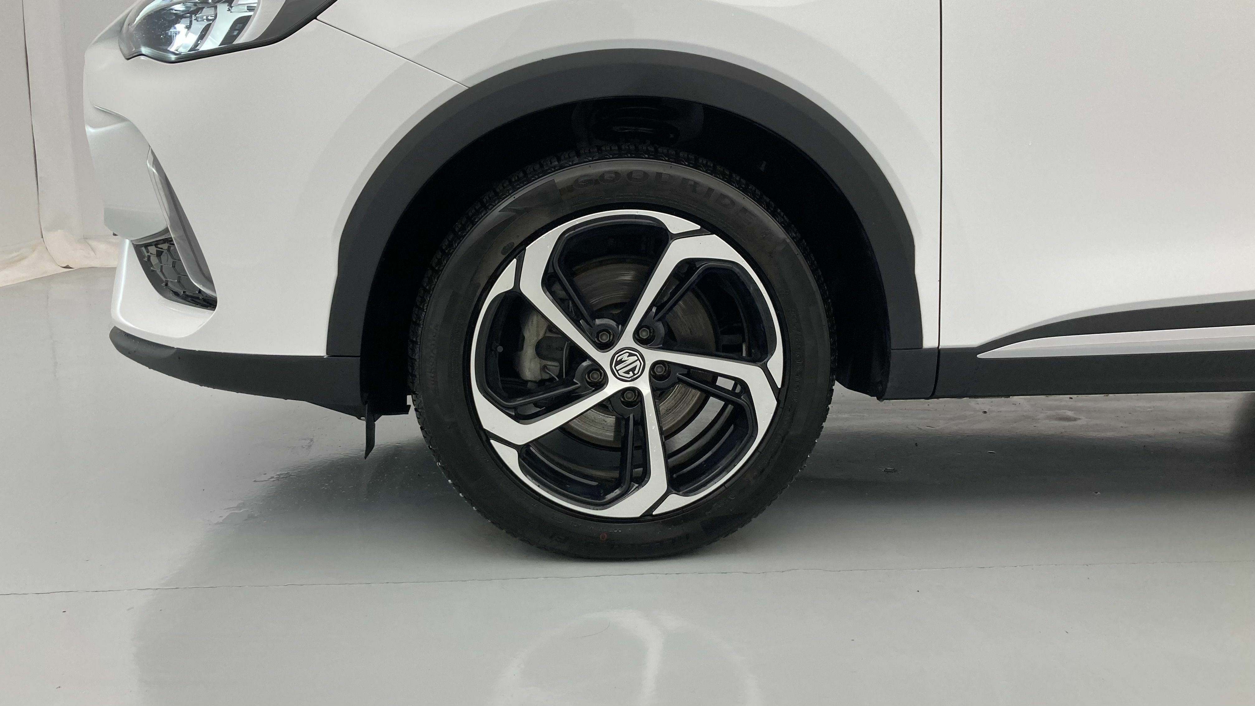 mg hs luxury 1.5 T-GDI 162 AT 2024 dover white 26