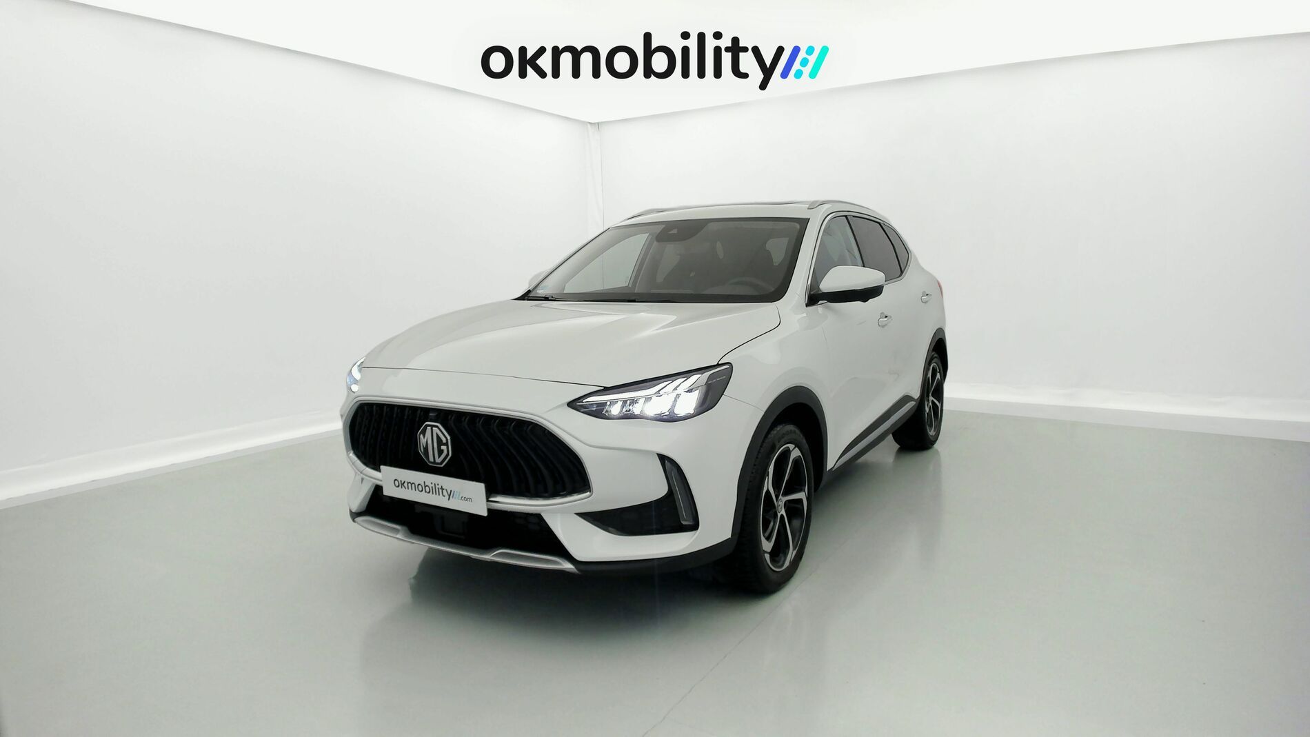 mg hs luxury 1.5 T-GDI 162 AT 2024 dover white 1