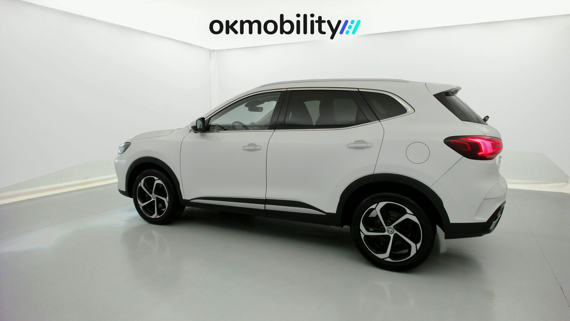 mg hs luxury 1.5 T-GDI 162 AT 2024 dover white 7