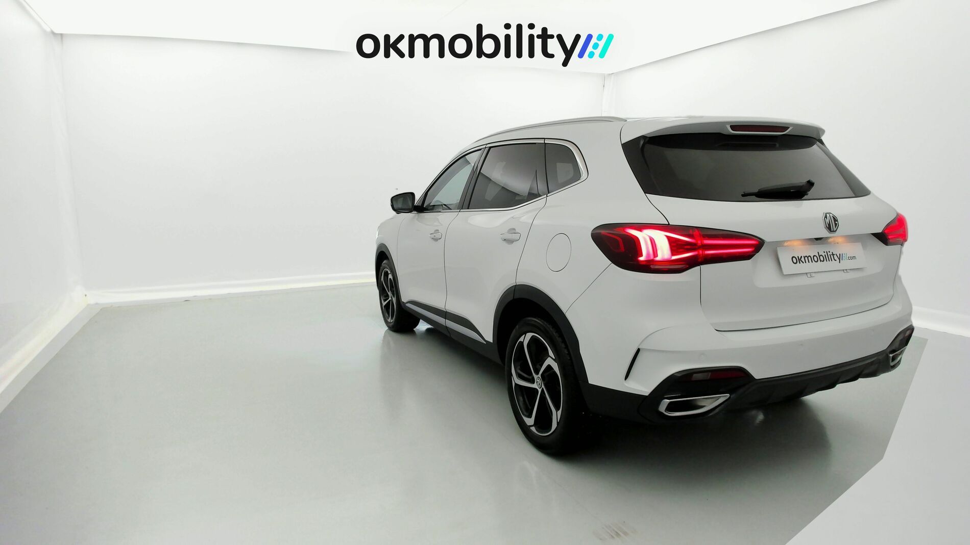 mg hs luxury 1.5 T-GDI 162 AT 2024 dover white 8