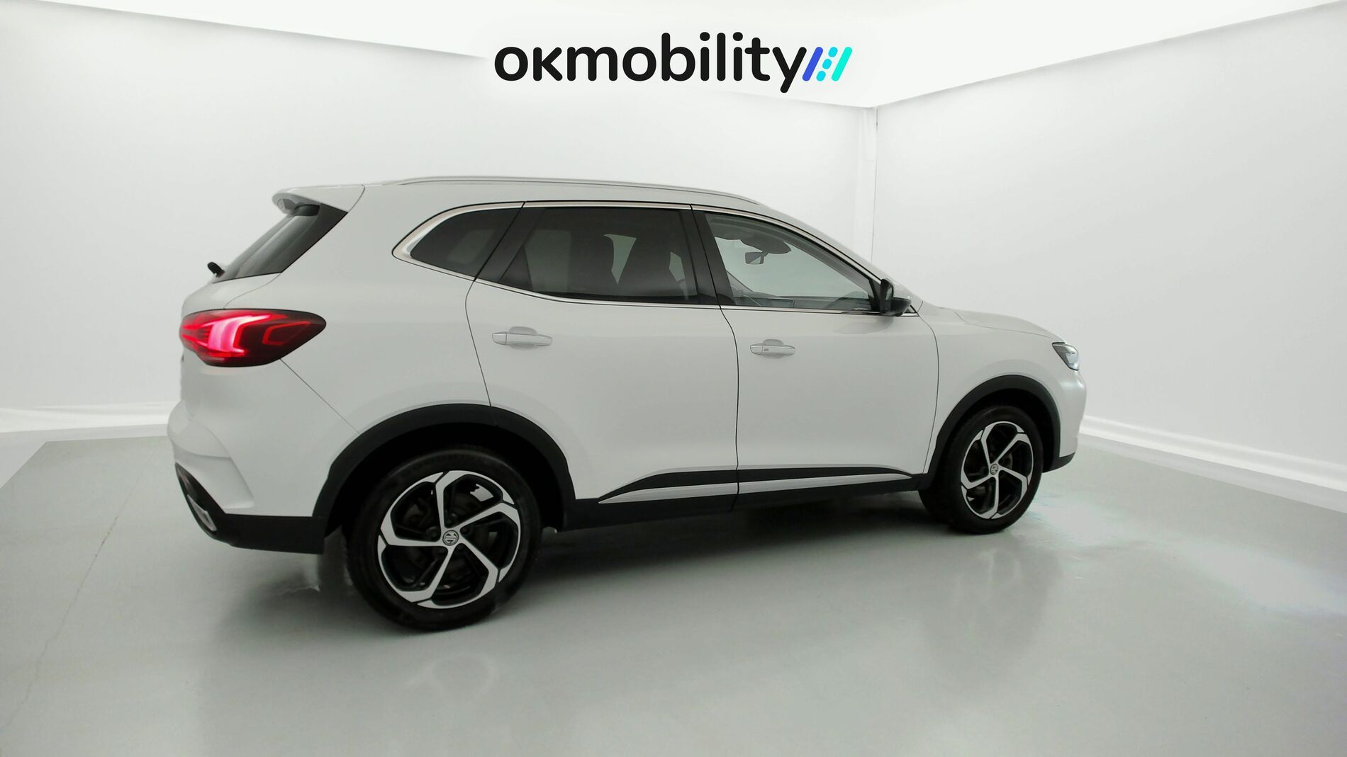 mg hs luxury 1.5 T-GDI 162 AT 2024 dover white 11