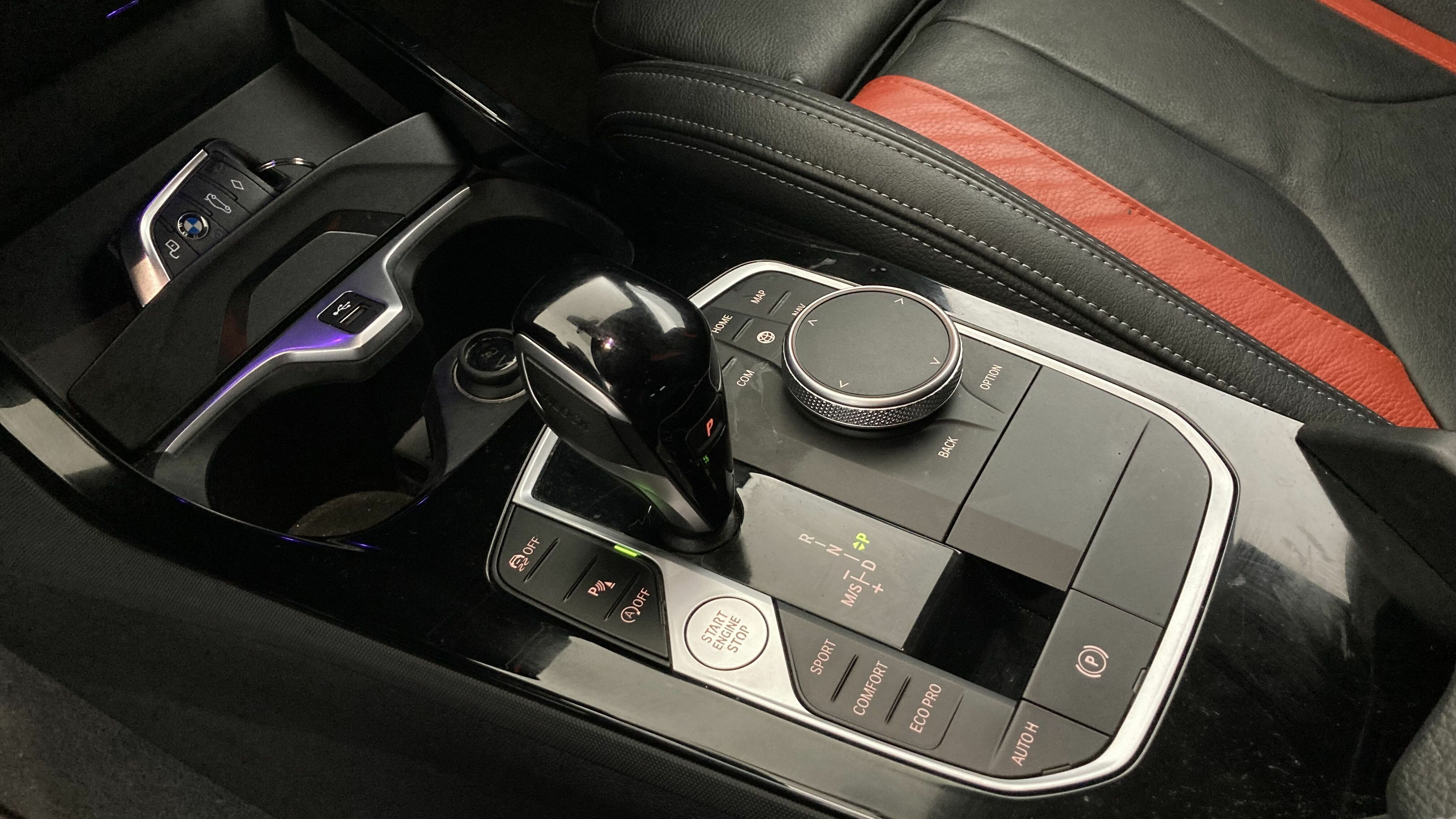 bmw serie 1 m sport colorvision 118I 136 STEPTRONIC 2024 saphirschwarz 20