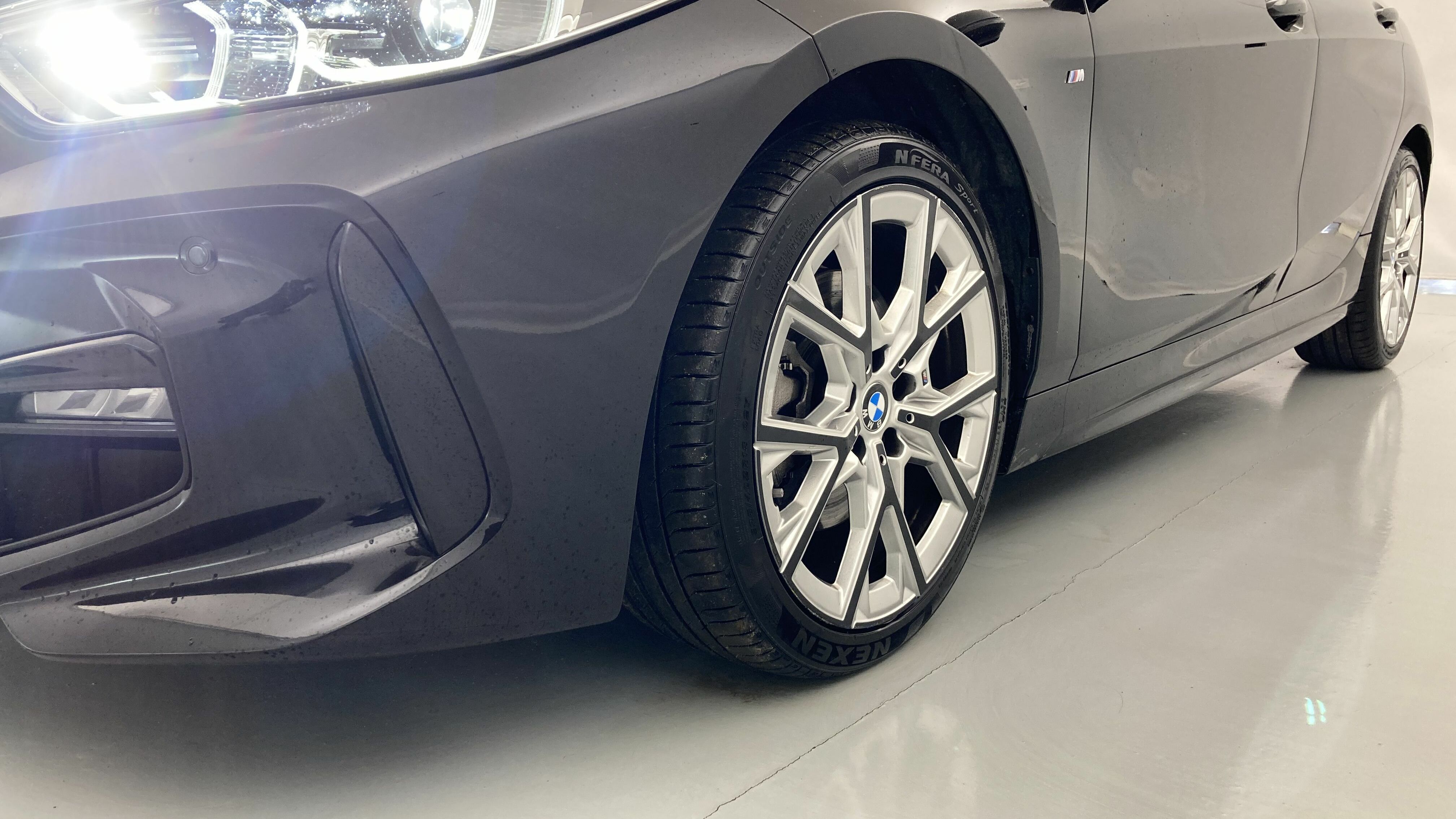 bmw serie 1 m sport colorvision 118I 136 STEPTRONIC 2024 saphirschwarz 26