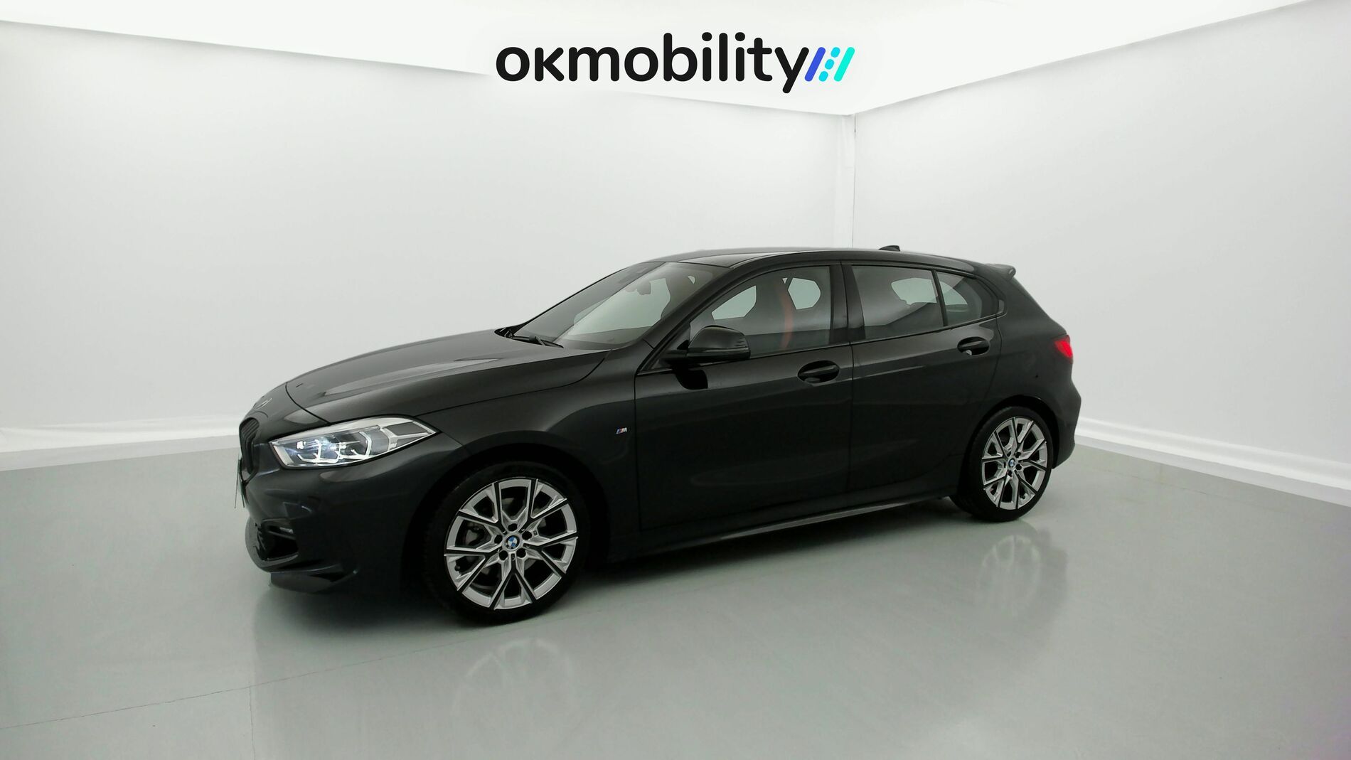 bmw serie 1 m sport colorvision 118I 136 STEPTRONIC 2024 saphirschwarz 5