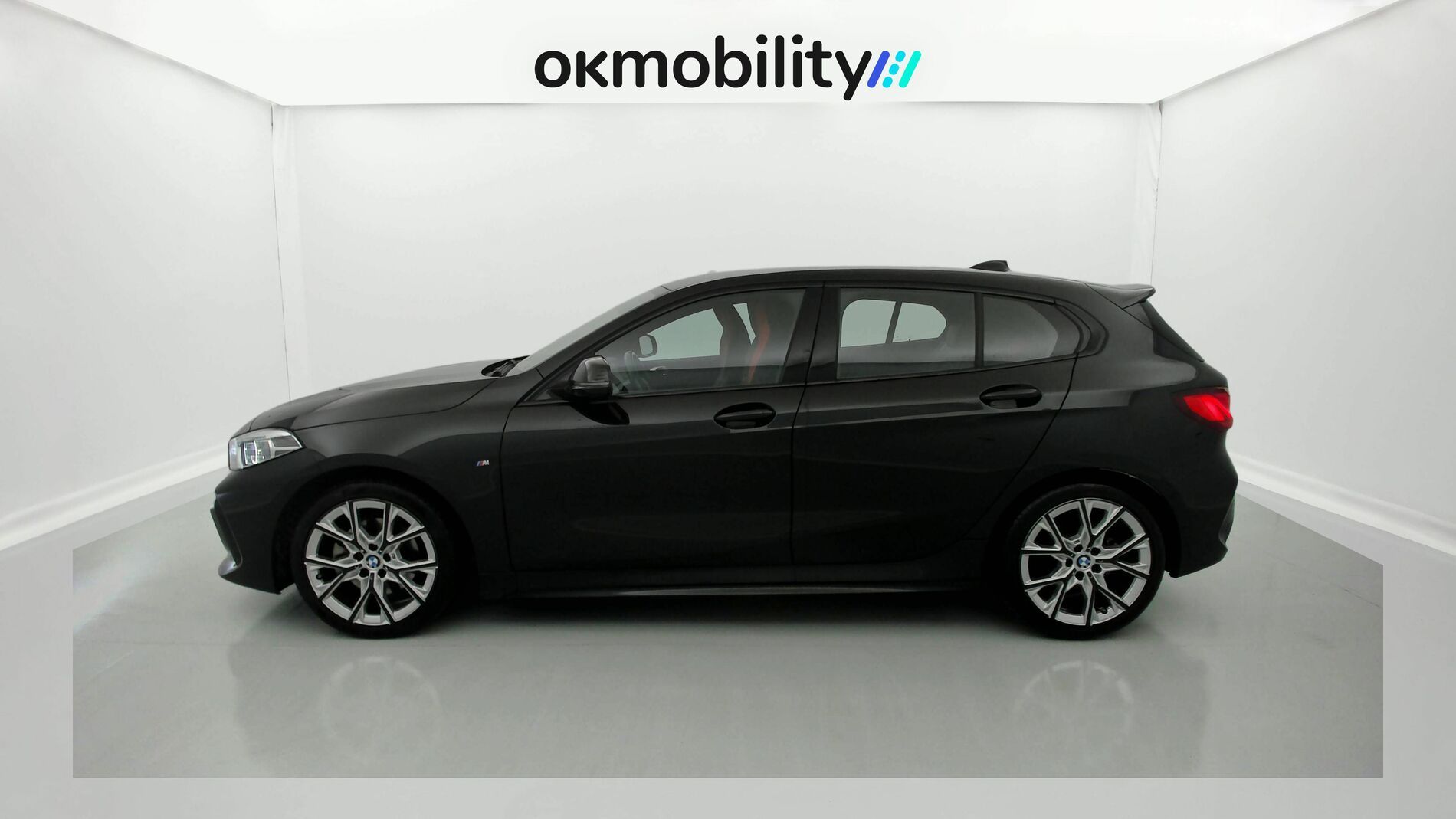 bmw serie 1 m sport colorvision 118I 136 STEPTRONIC 2024 saphirschwarz 7