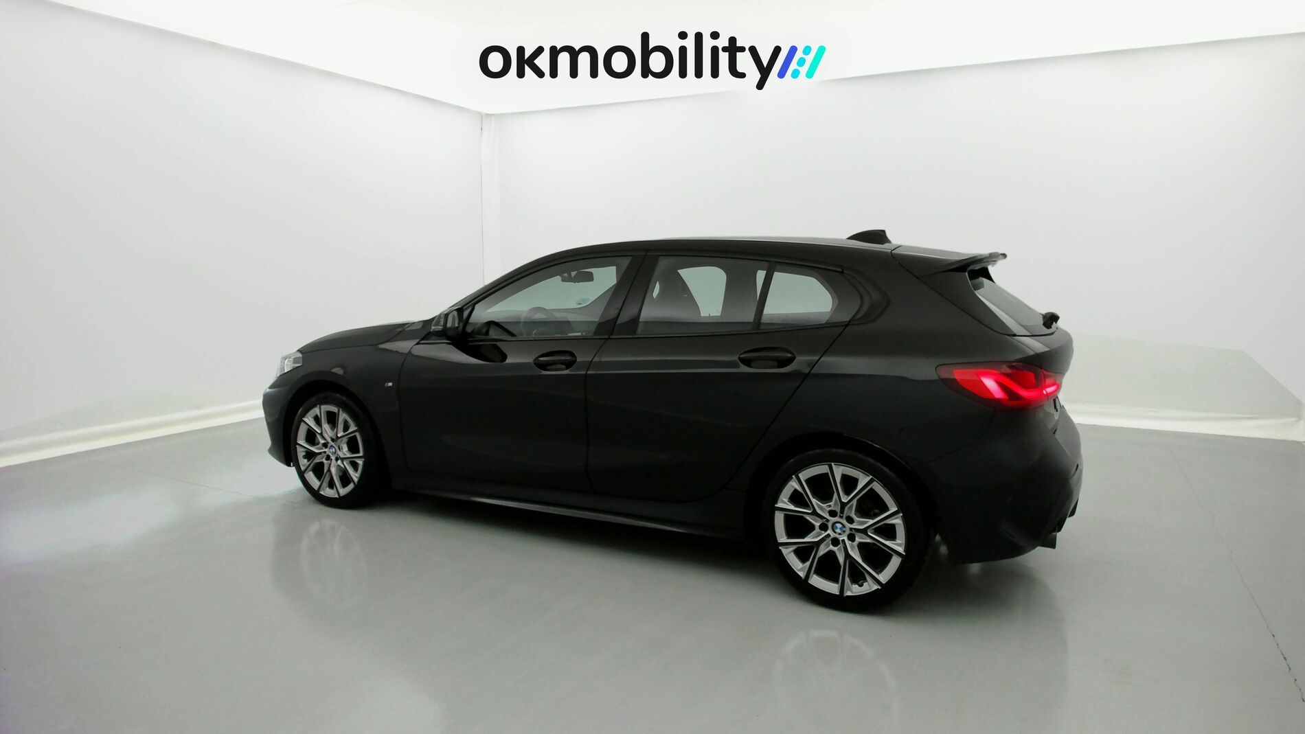 bmw serie 1 m sport colorvision 118I 136 STEPTRONIC 2024 saphirschwarz 8