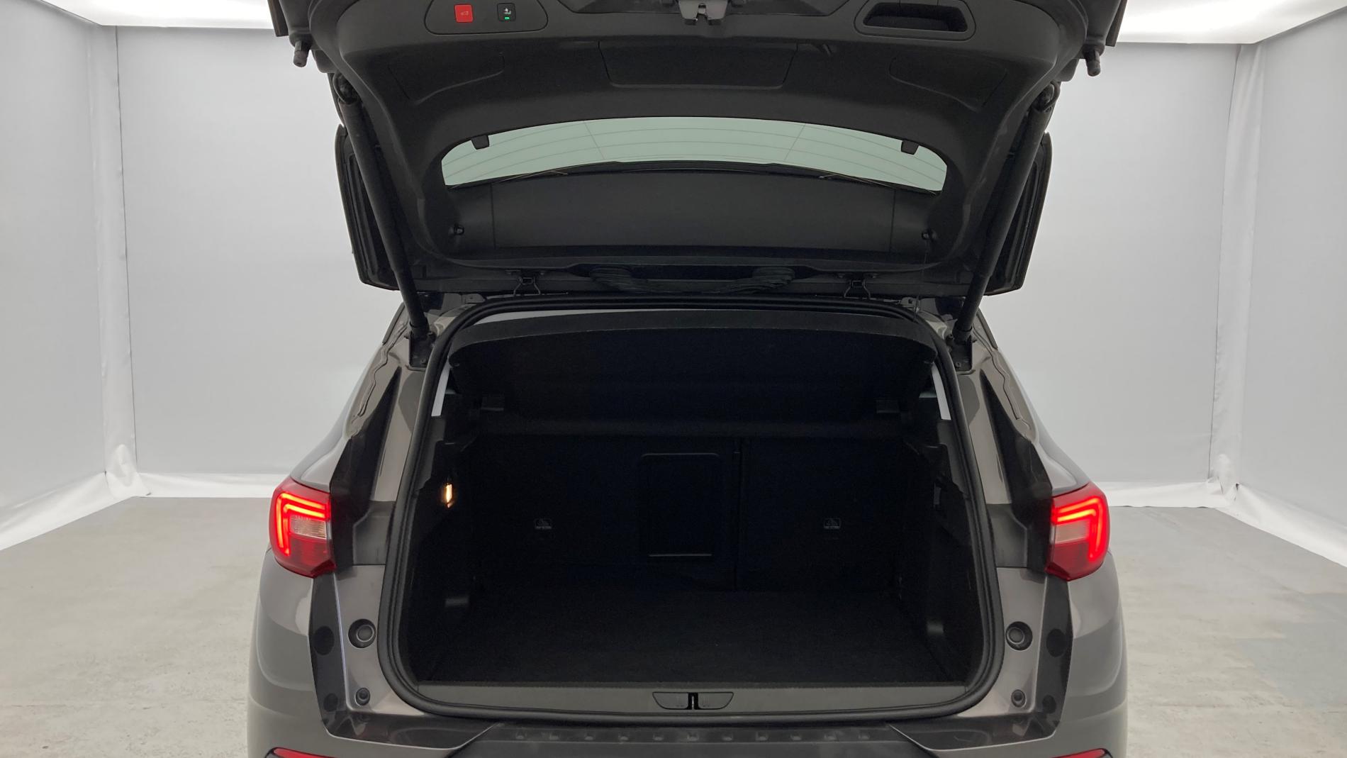 opel grandland x ultimate 1.6 PHEV 300 AT 2021 gris moai / techo negro 17