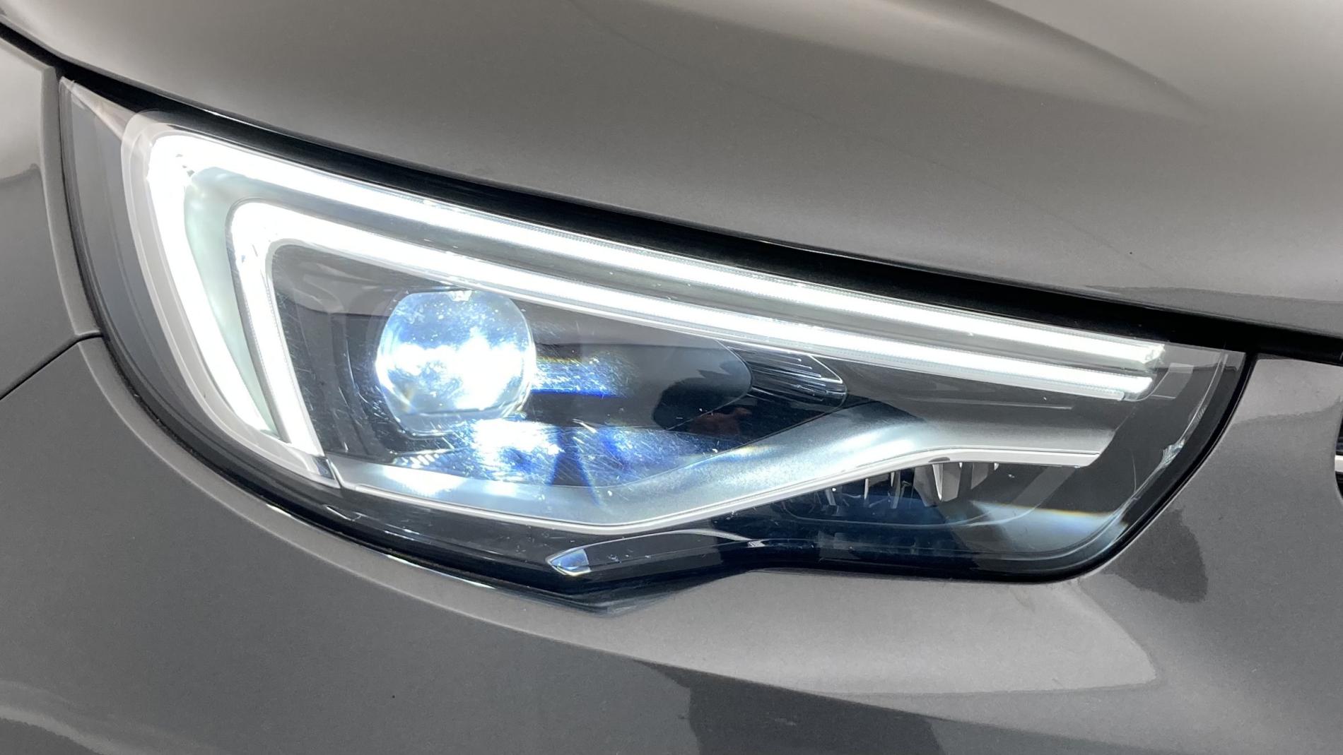 opel grandland x ultimate 1.6 PHEV 300 AT 2021 gris moai / techo negro 22